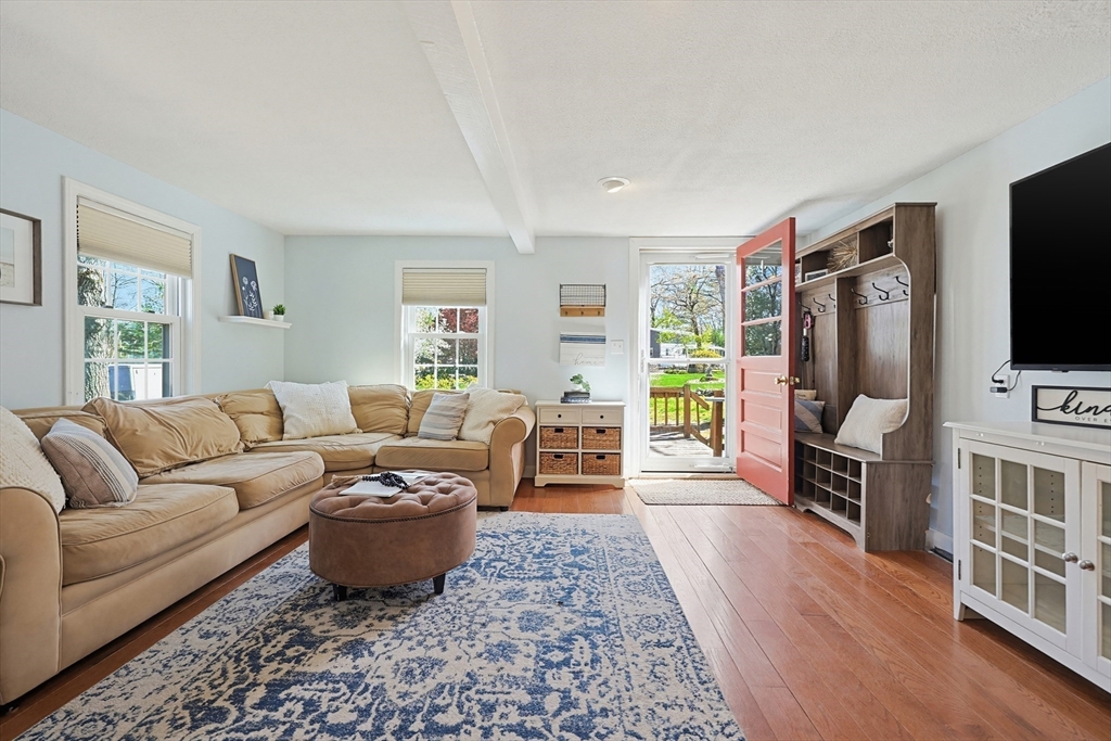 6 Hillside Road
