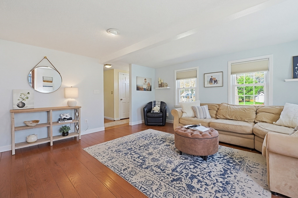 6 Hillside Road