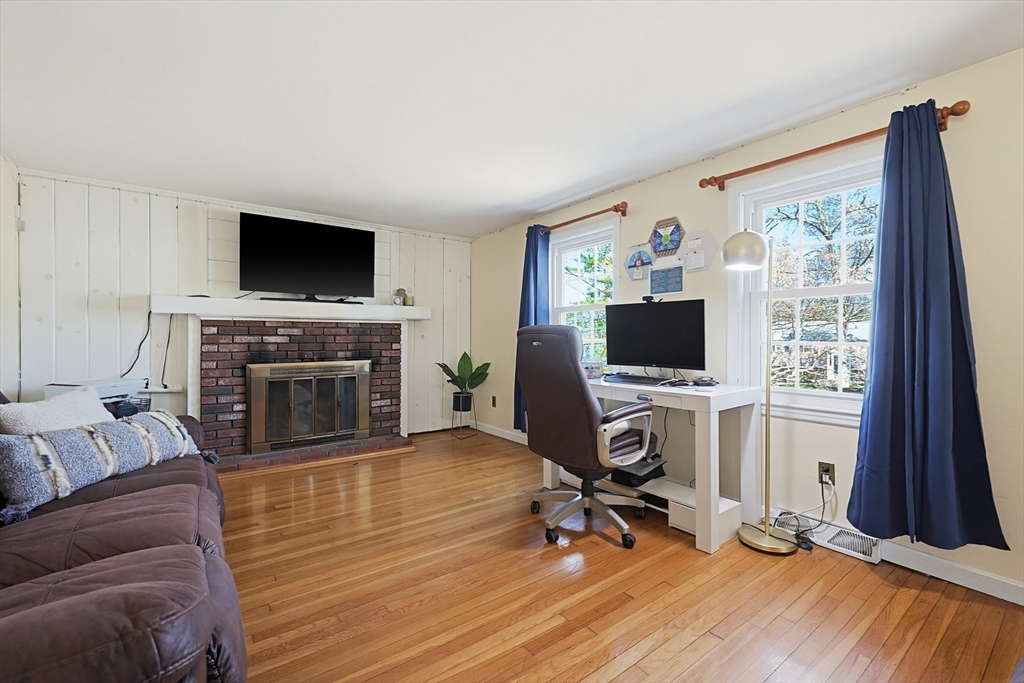 6 Hillside Road