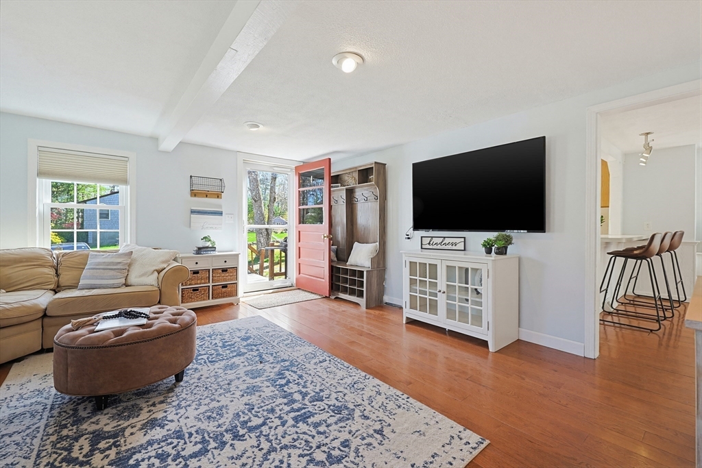 6 Hillside Road