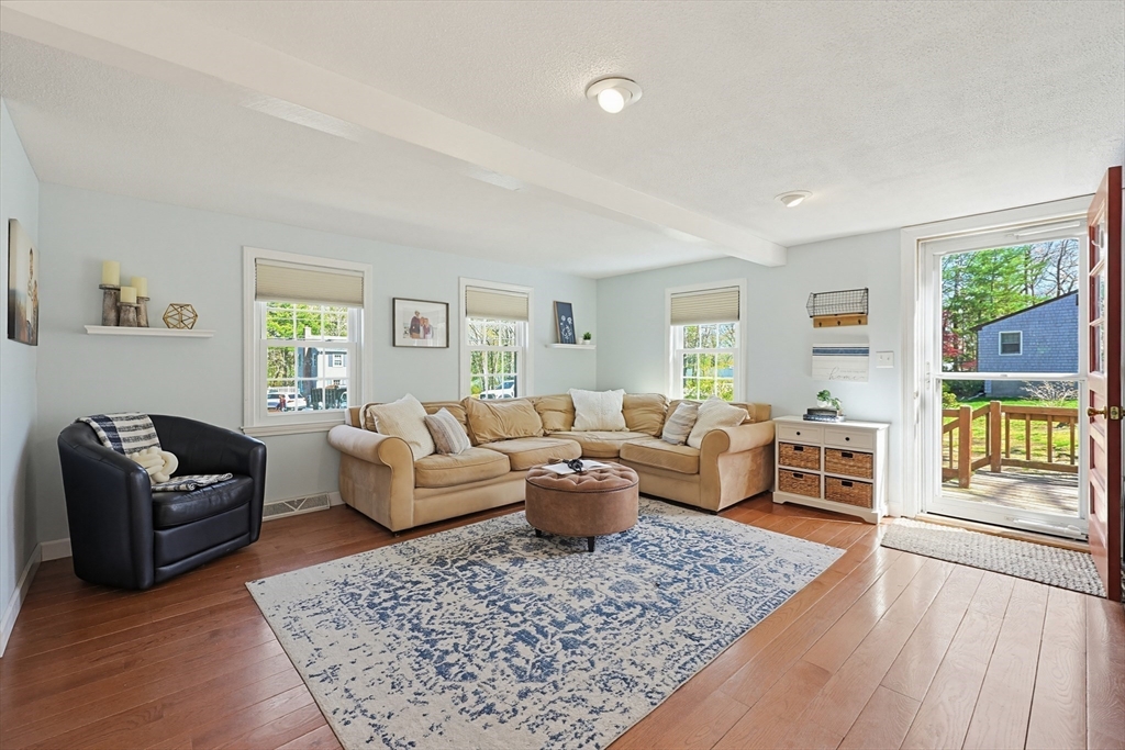 6 Hillside Road