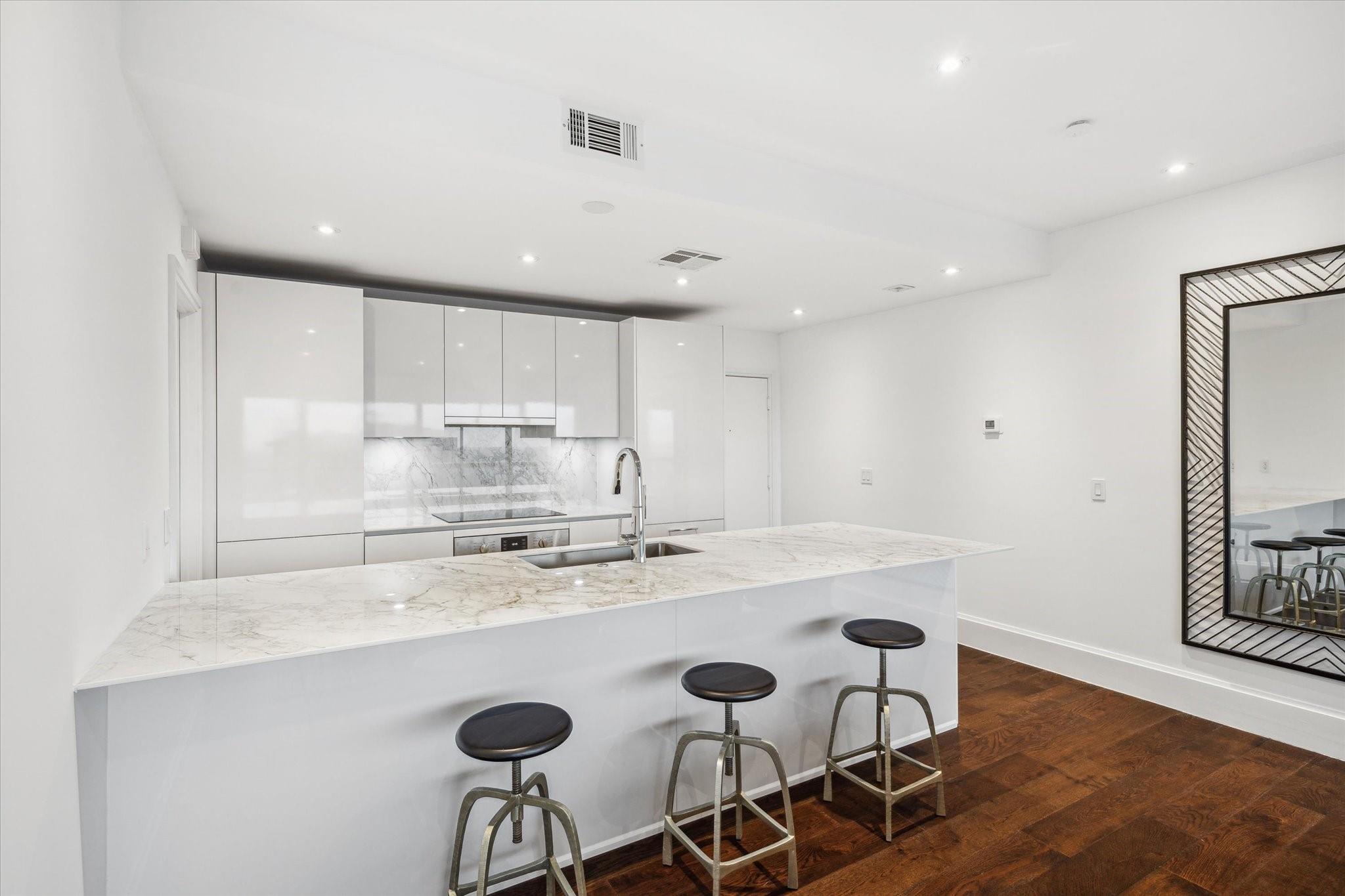 1701 Hermann Drive # 30D