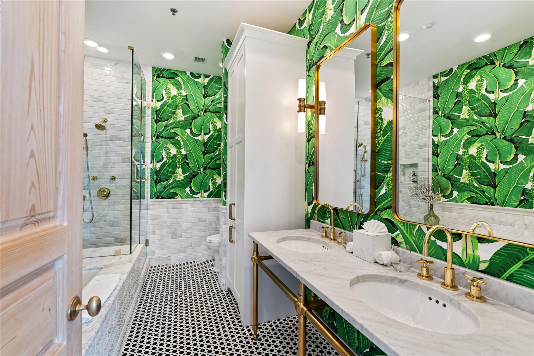 801 E Beach Drive Unit: TW2606