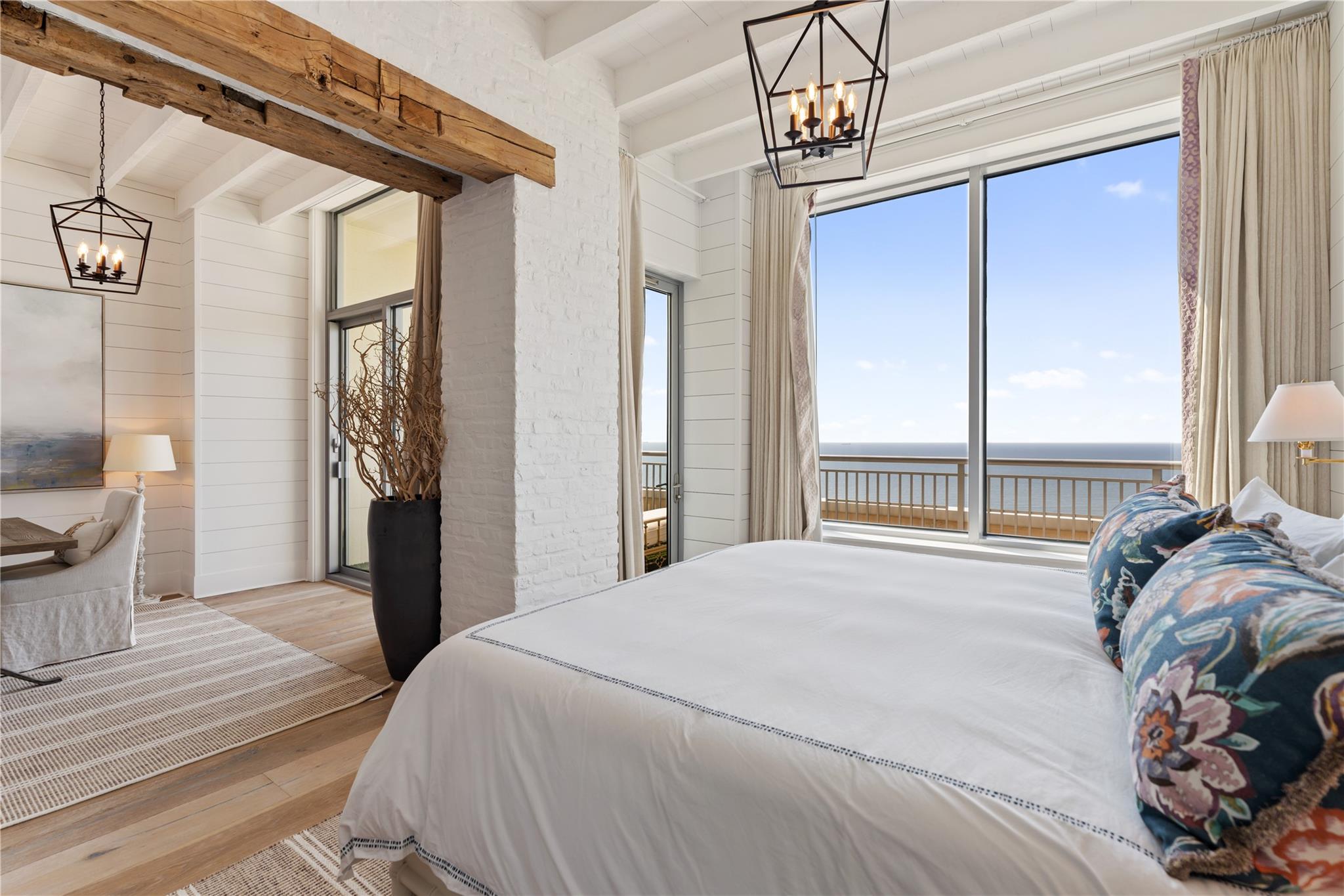 801 E Beach Drive Unit: TW2606