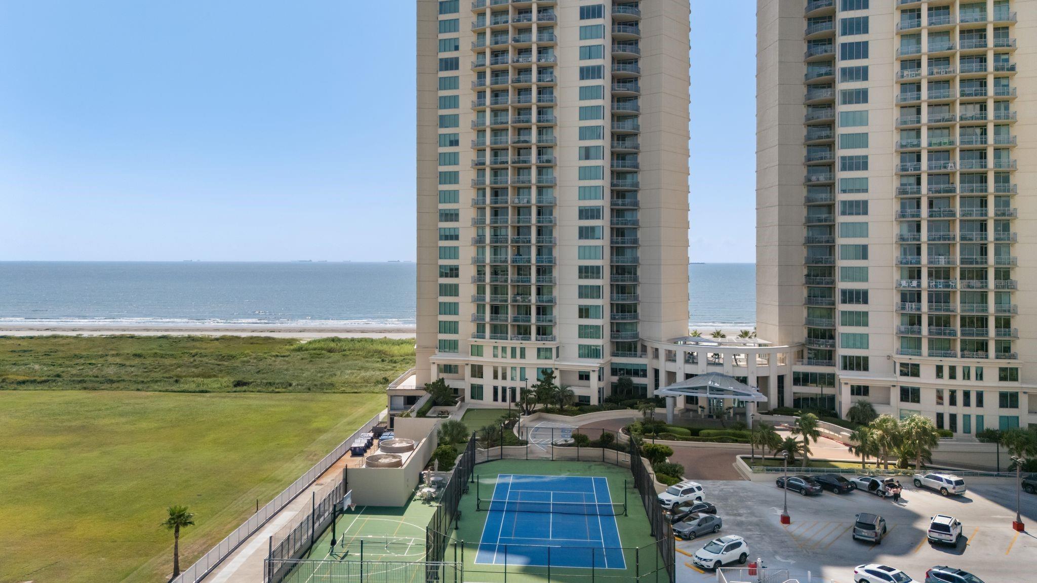 801 E Beach Drive Unit: TW2606
