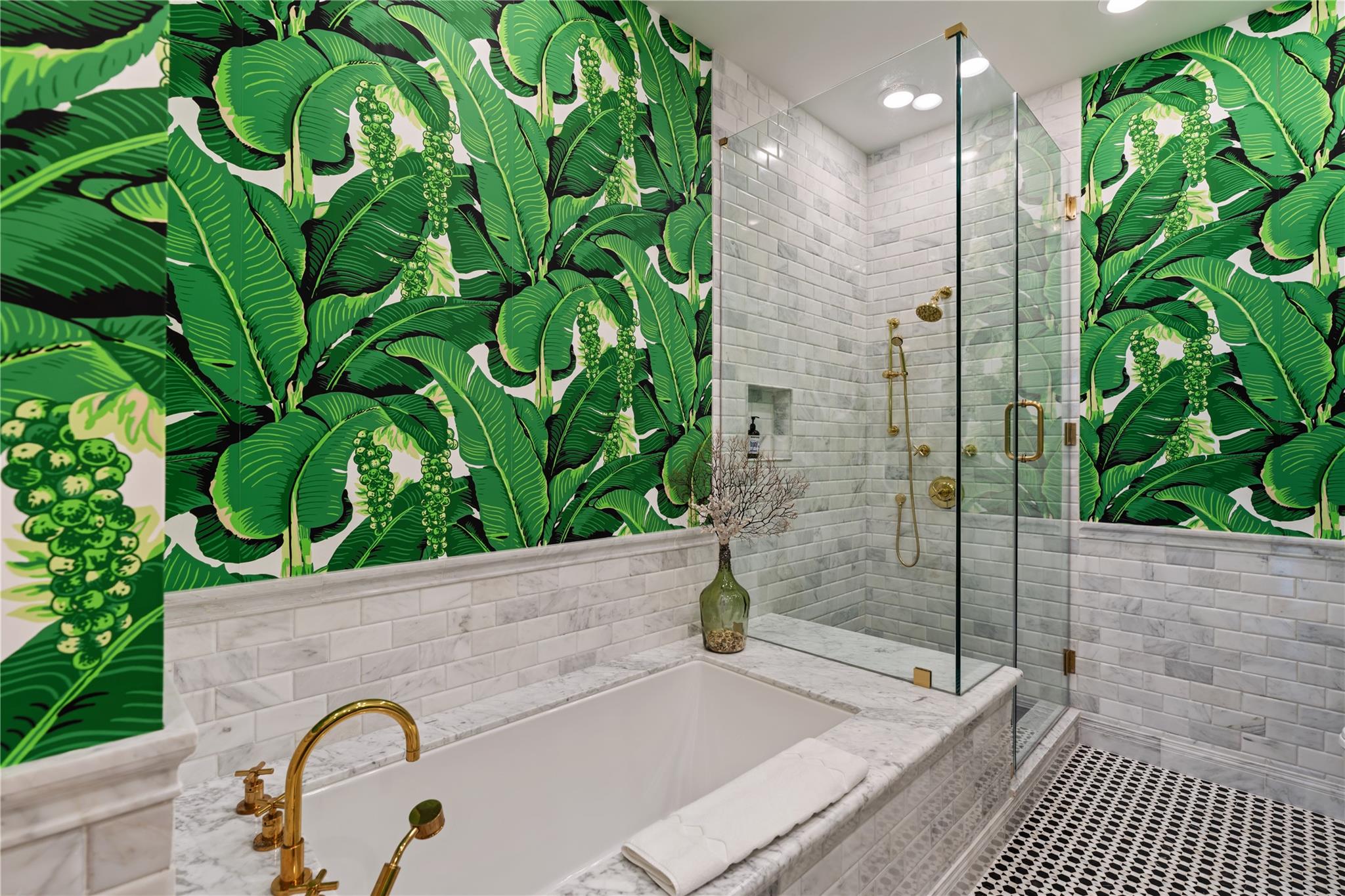 801 E Beach Drive Unit: TW2606