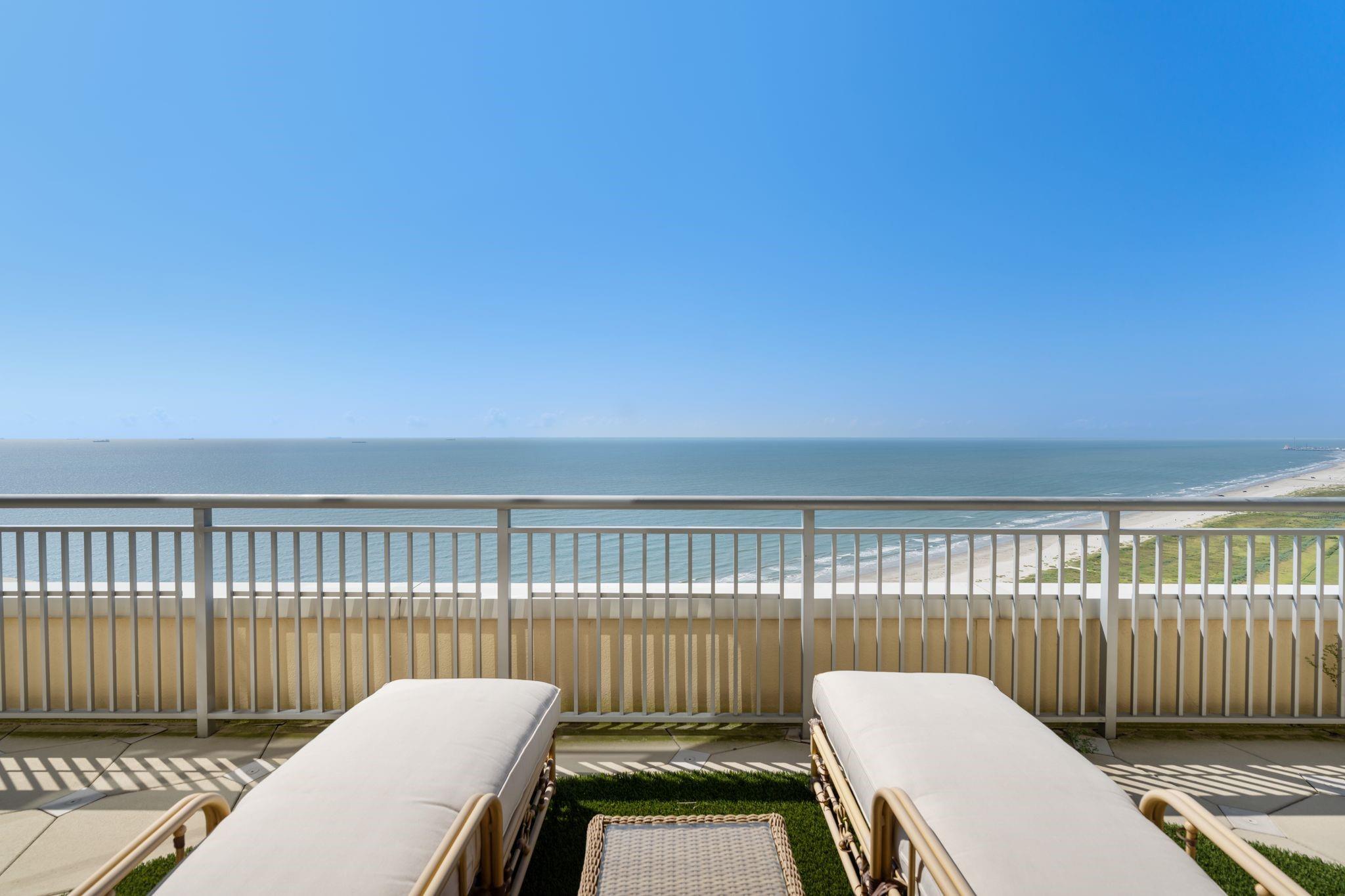 801 E Beach Drive Unit: TW2606