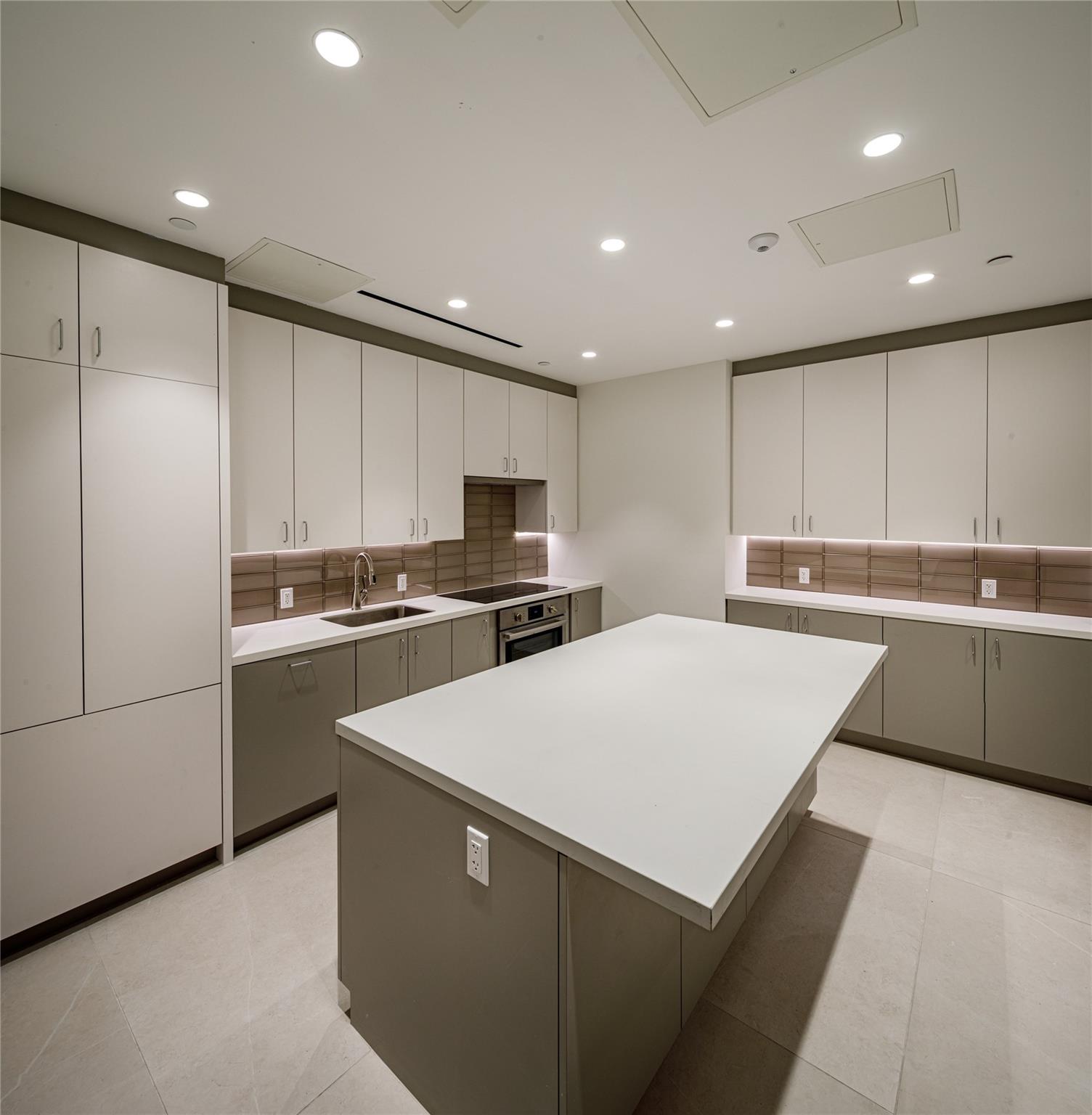 1701 Hermann Drive # 17D