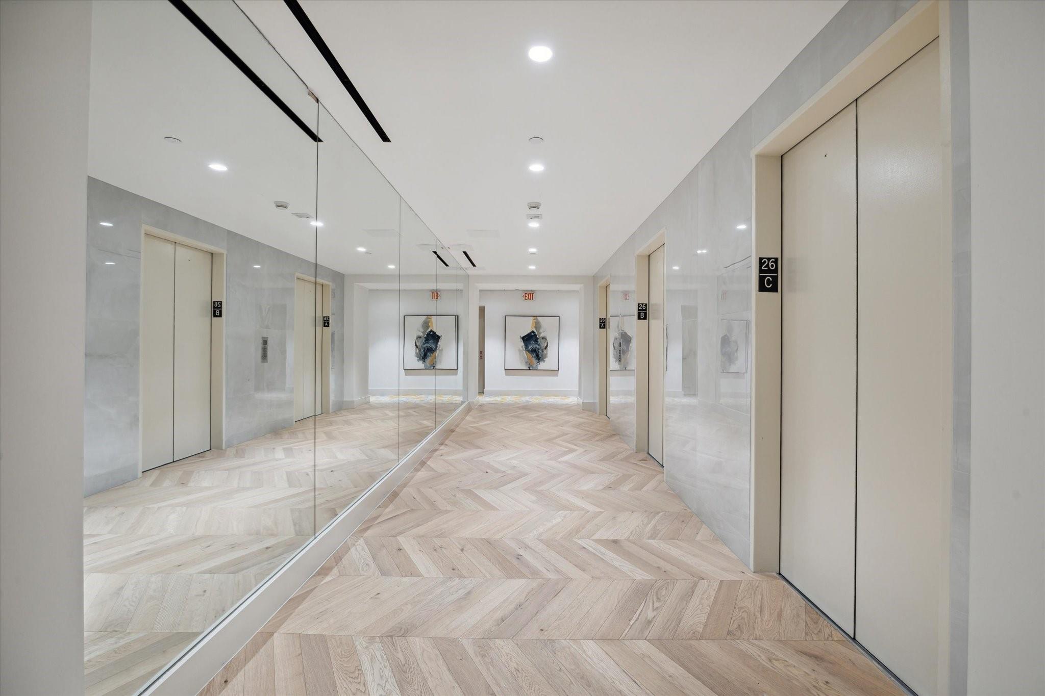 1701 Hermann Drive Drive Unit: 27CE