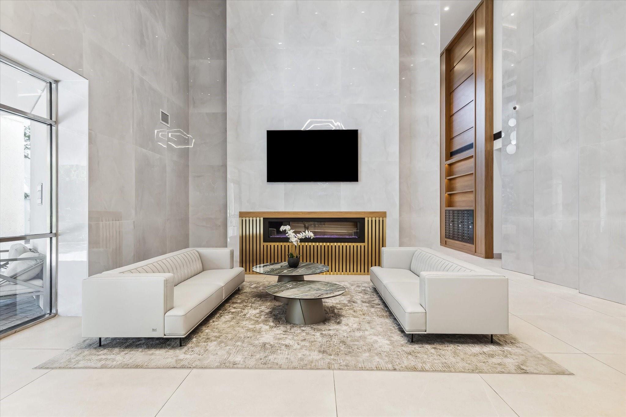 1701 Hermann Drive Drive Unit: 27CE