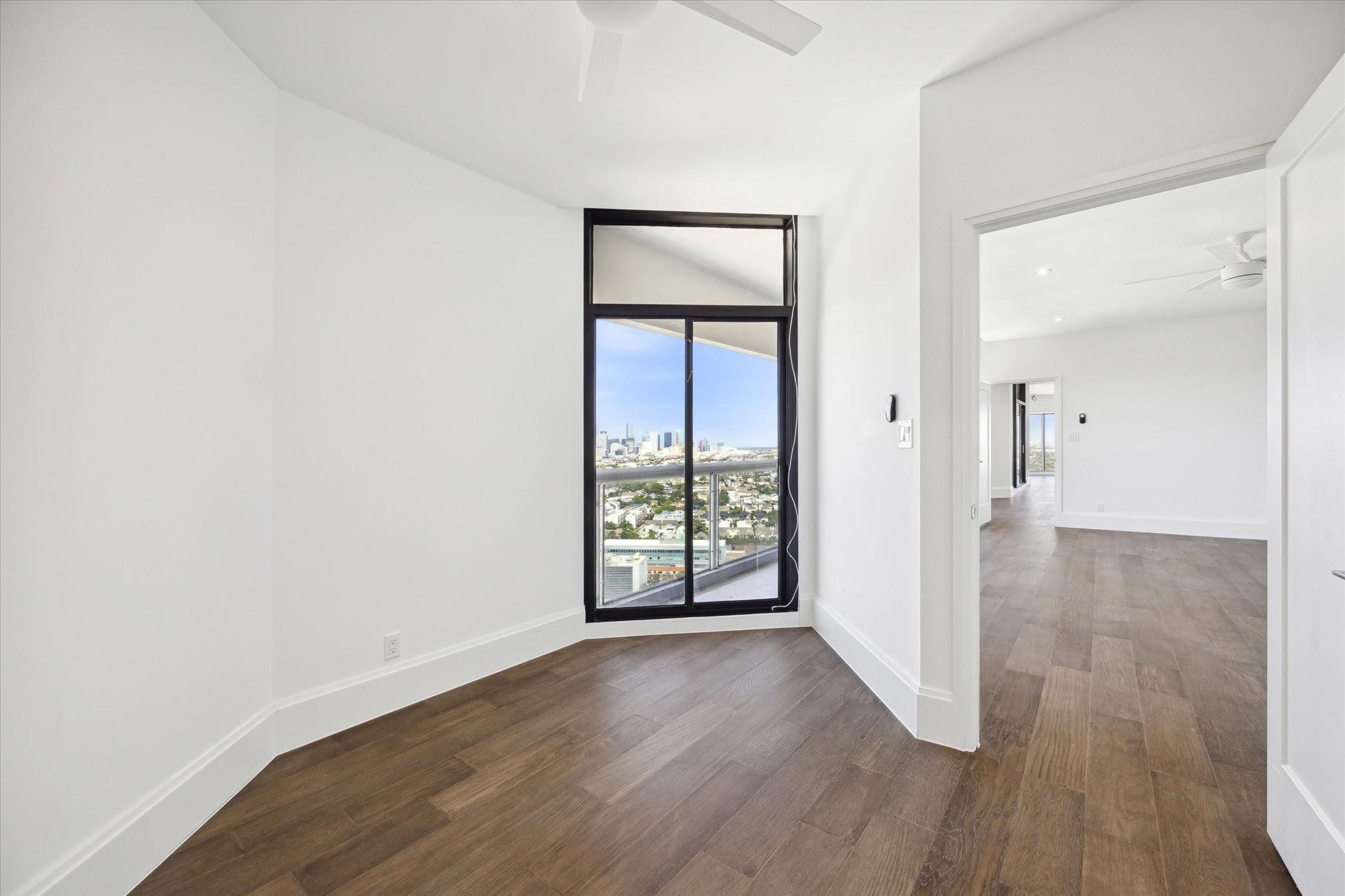 1701 Hermann Drive Drive Unit: 27CE