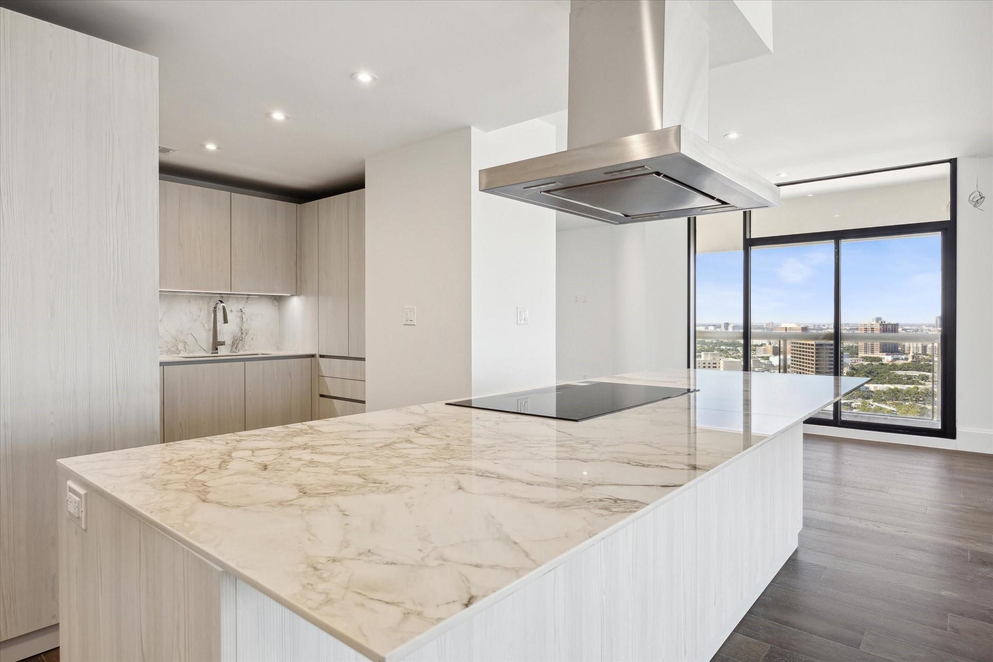 1701 Hermann Drive Drive Unit: 27CE