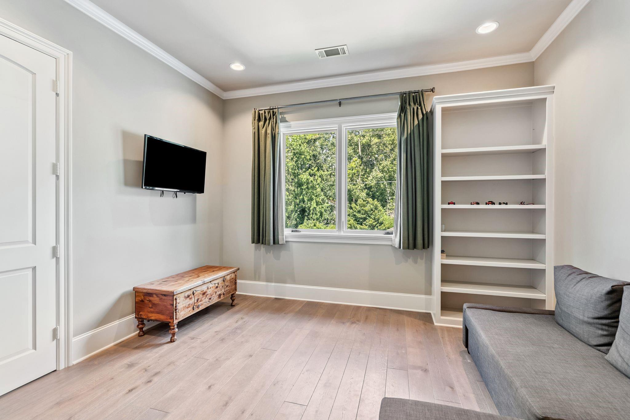 846 Oak Valley Drive