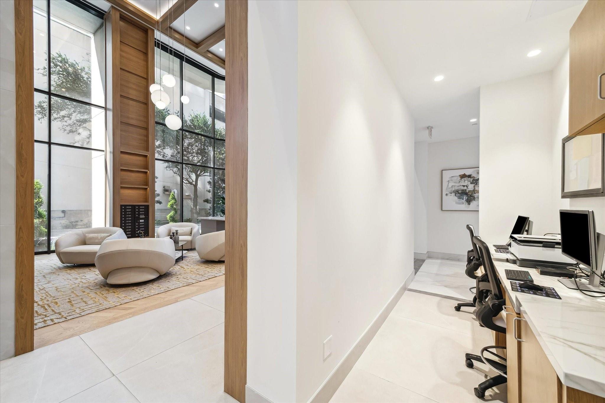1701 Hermann Drive Drive Unit: 27CE