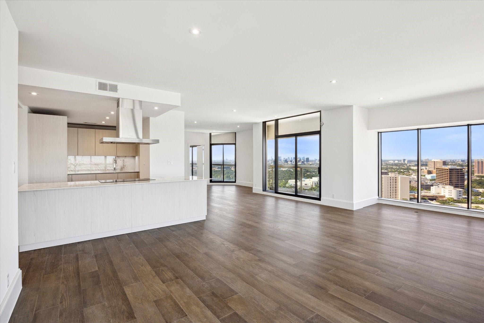 1701 Hermann Drive Drive Unit: 27CE