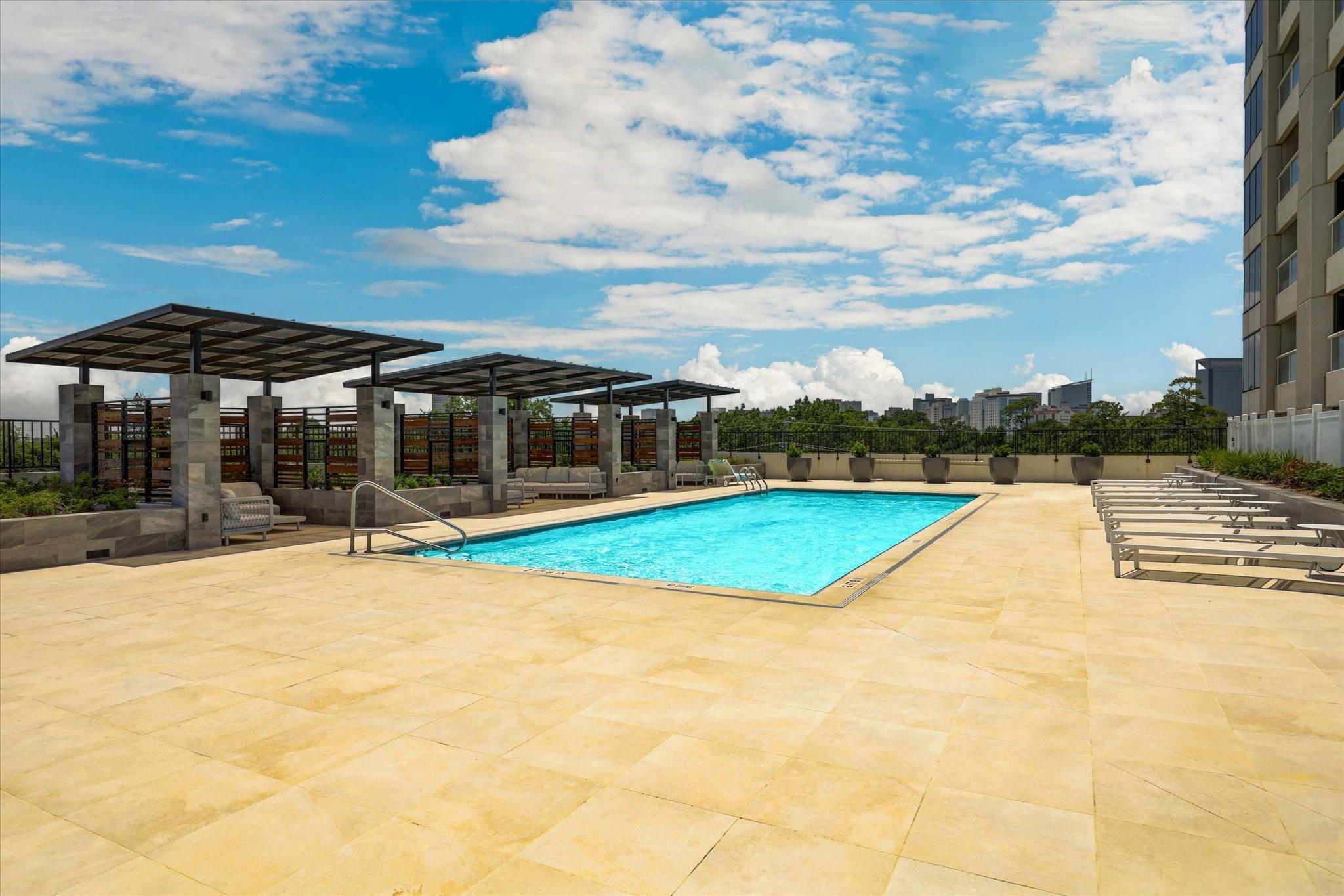 1701 Hermann Drive Drive Unit: 27CE