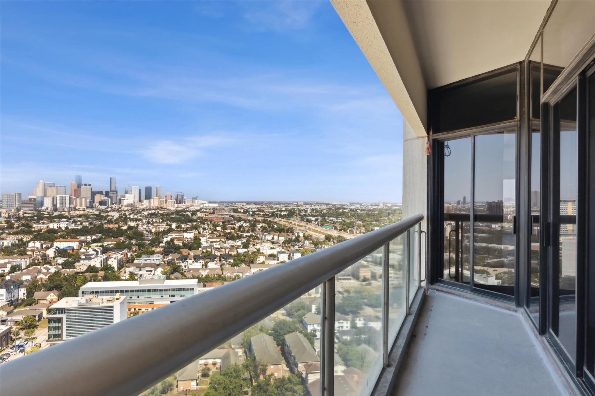 1701 Hermann Drive Drive Unit: 27CE