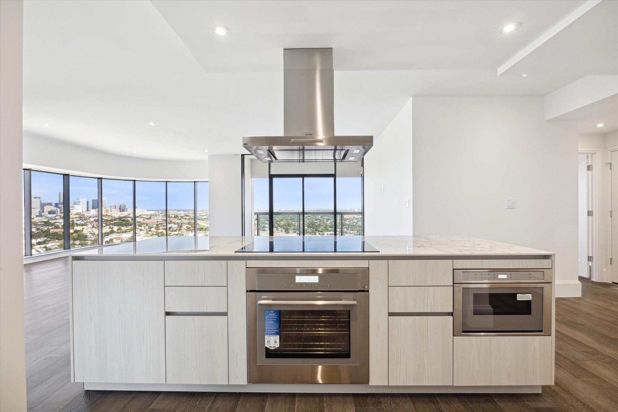 1701 Hermann Drive Drive Unit: 27CE