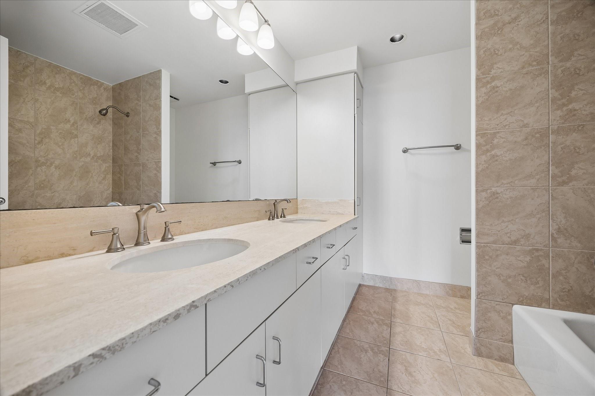 1701 Hermann Drive # 14B