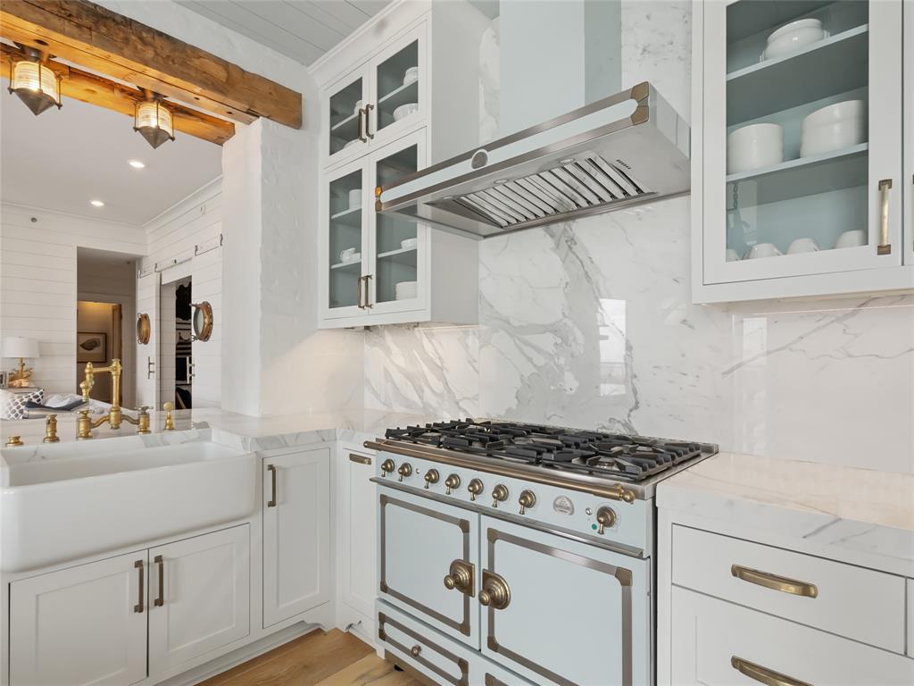 801 E Beach Drive Unit: TW2606