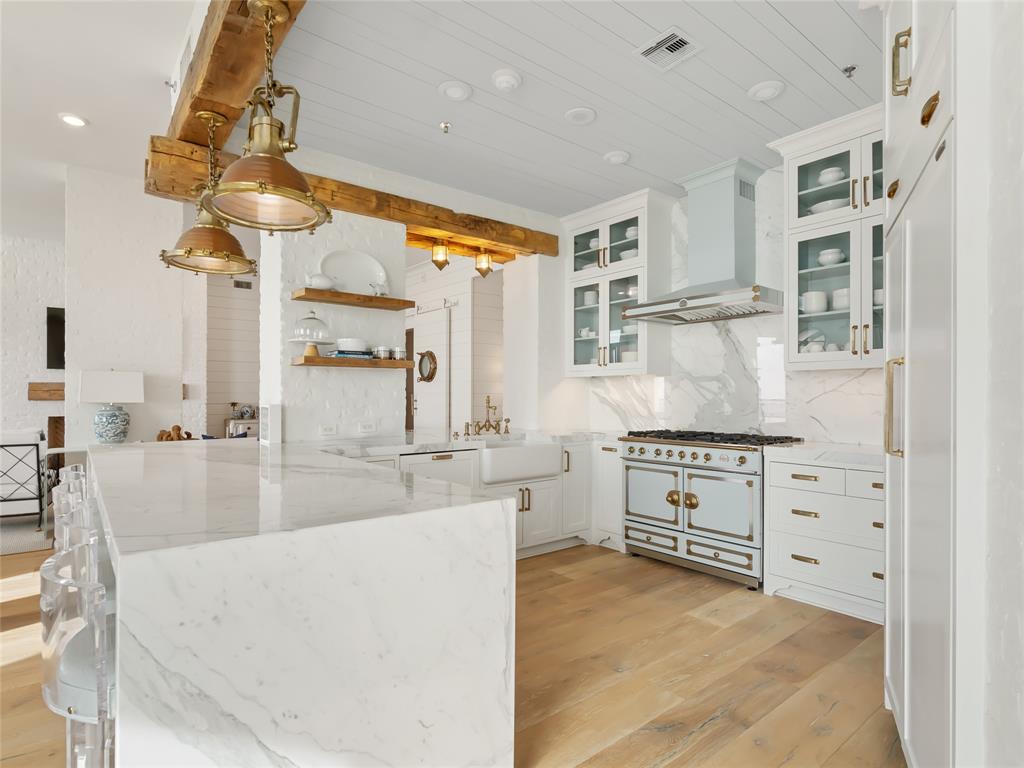 801 E Beach Drive Unit: TW2606