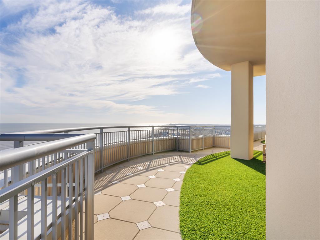801 E Beach Drive Unit: TW2606