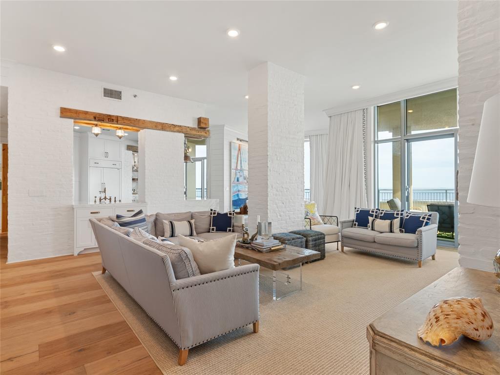 801 E Beach Drive Unit: TW2606