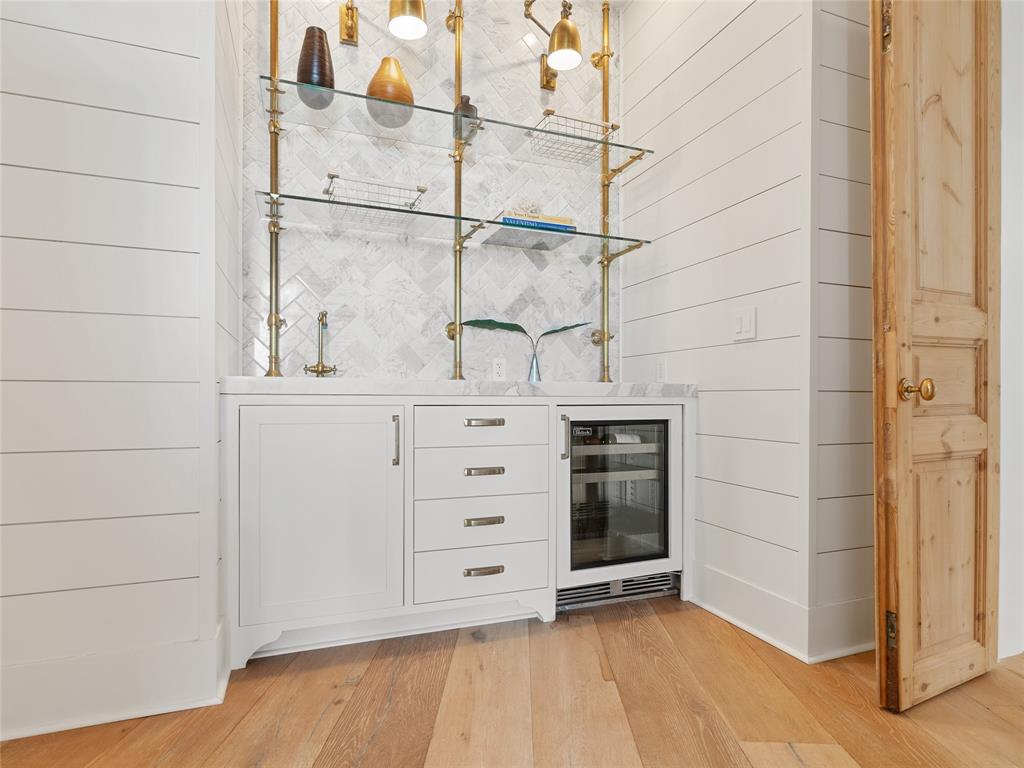801 E Beach Drive Unit: TW2606