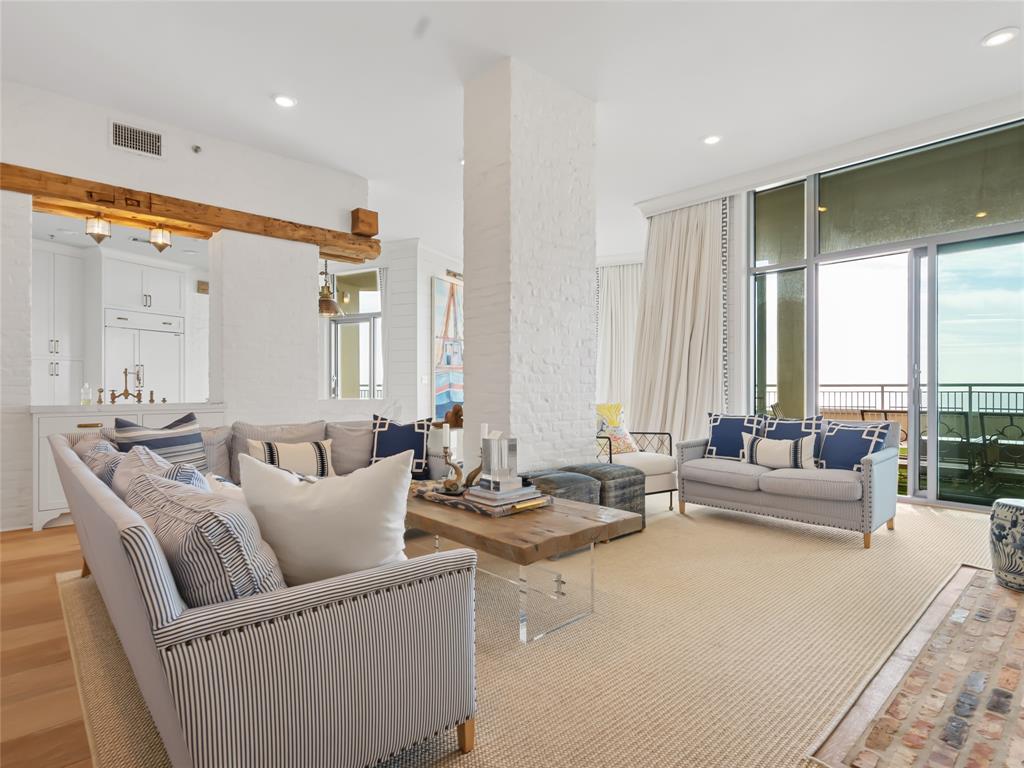 801 E Beach Drive Unit: TW2606