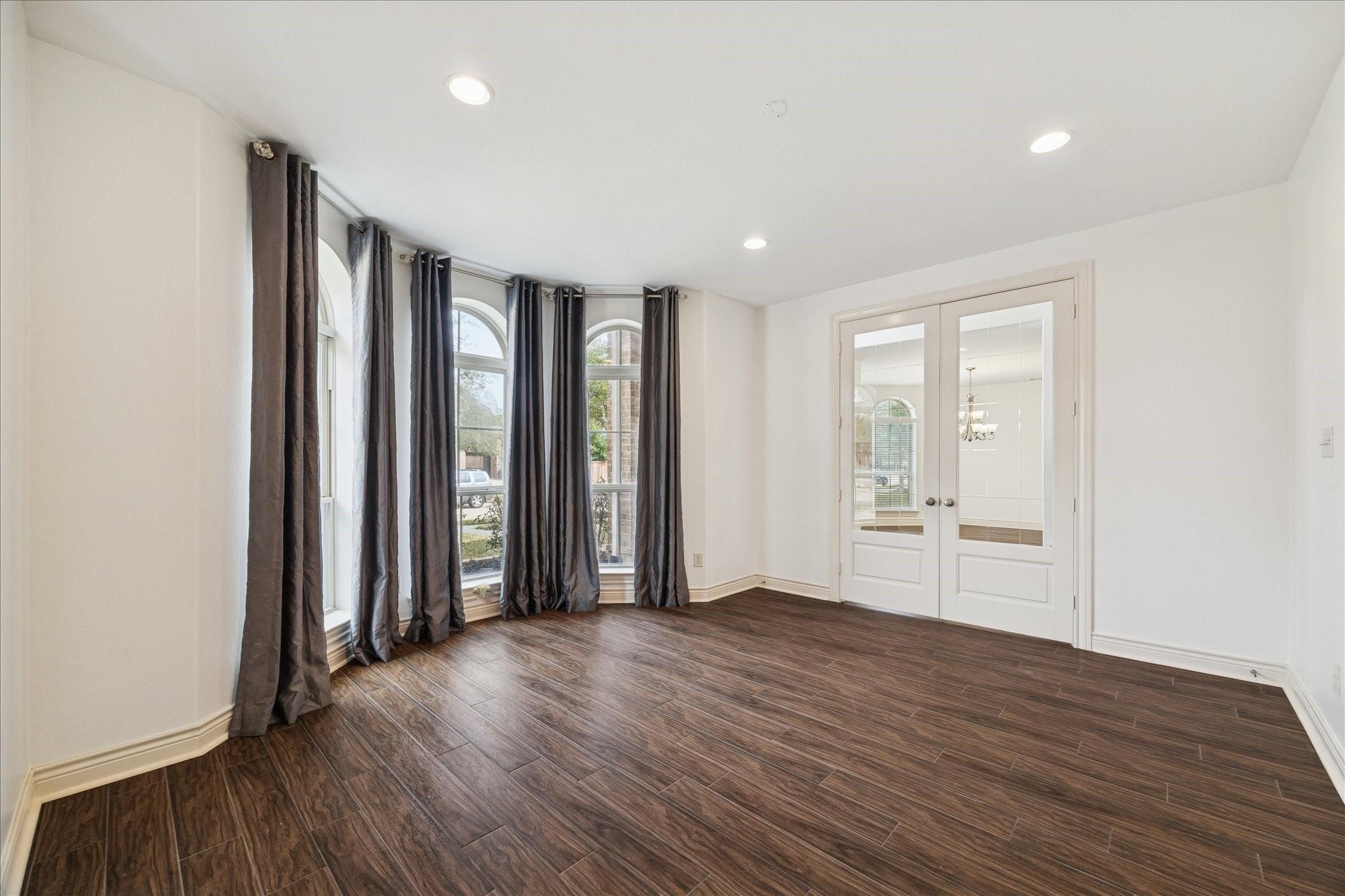 27419 Gladway Manor Drive