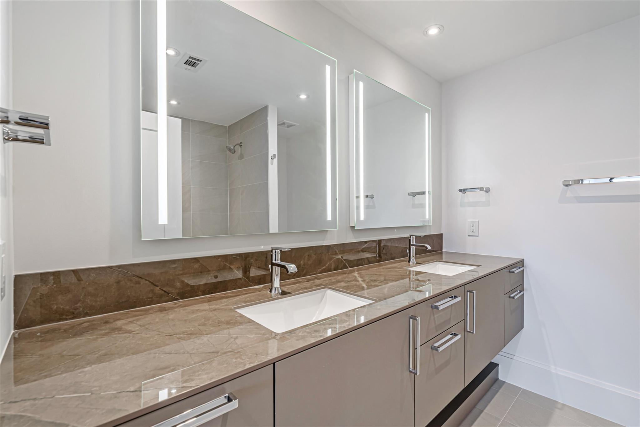 1701 Hermann Drive # 34L