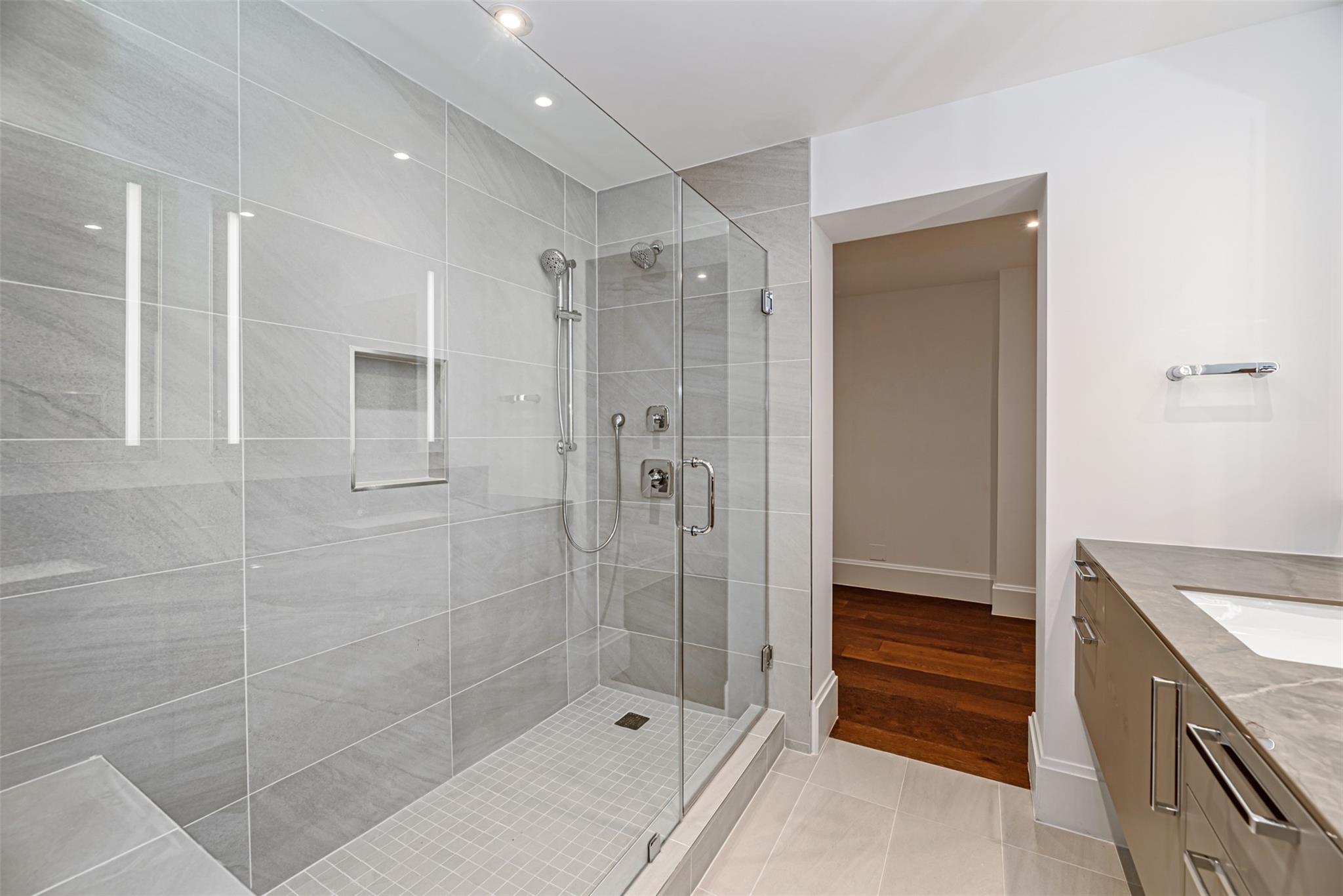 1701 Hermann Drive # 34L