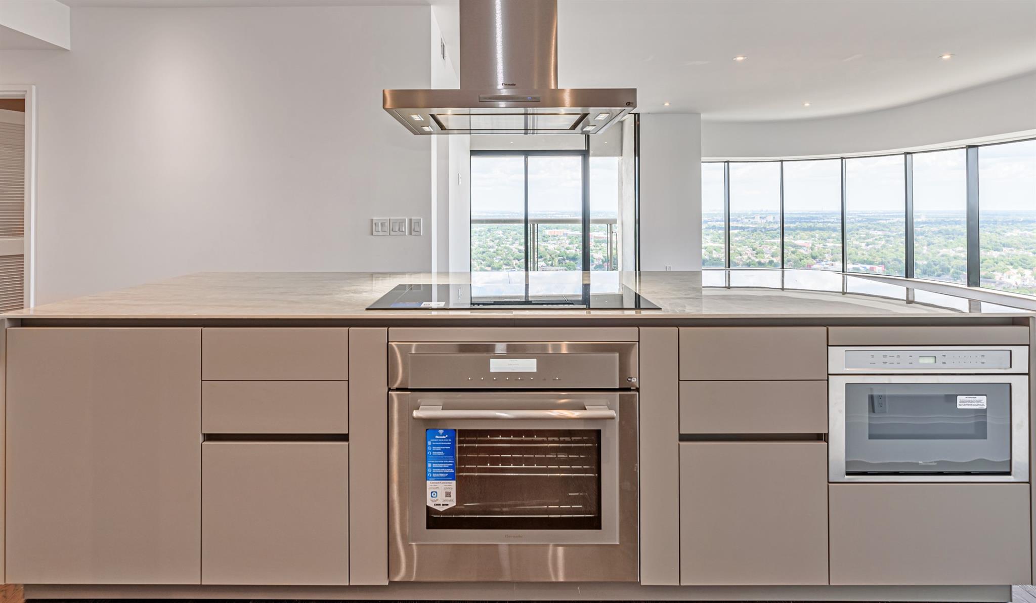 1701 Hermann Drive # 34L