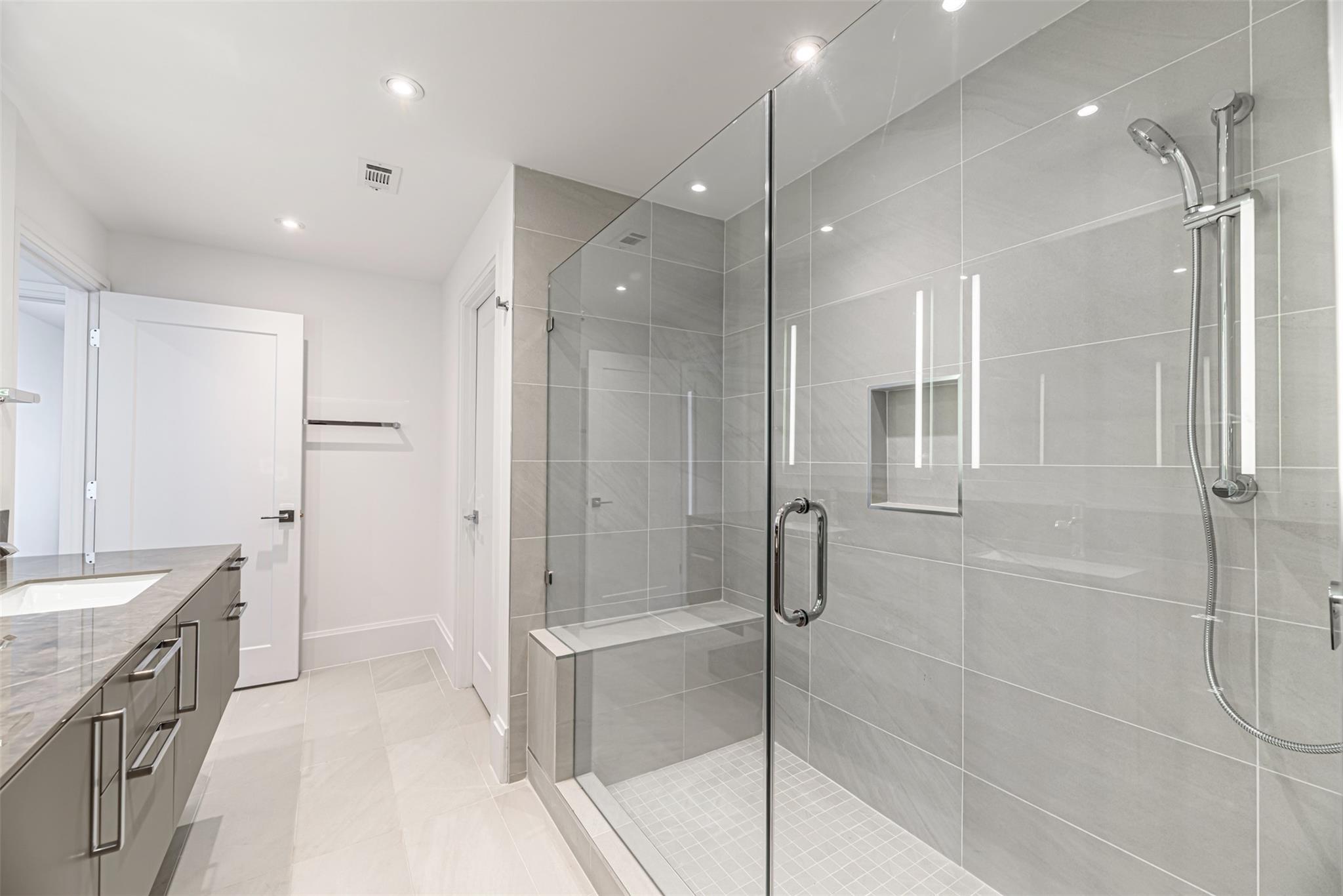 1701 Hermann Drive # 34L