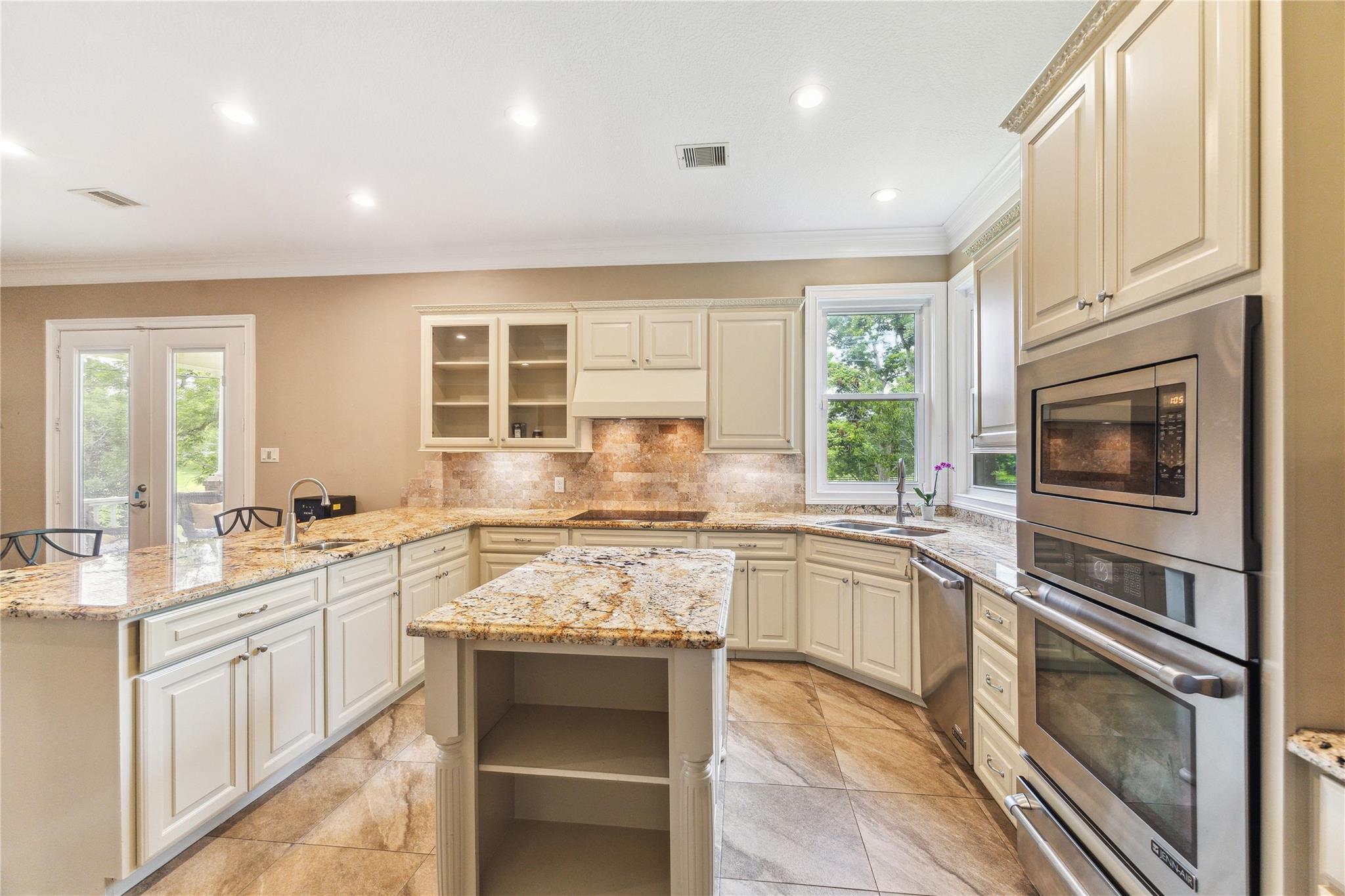 7310 Foster Island Drive