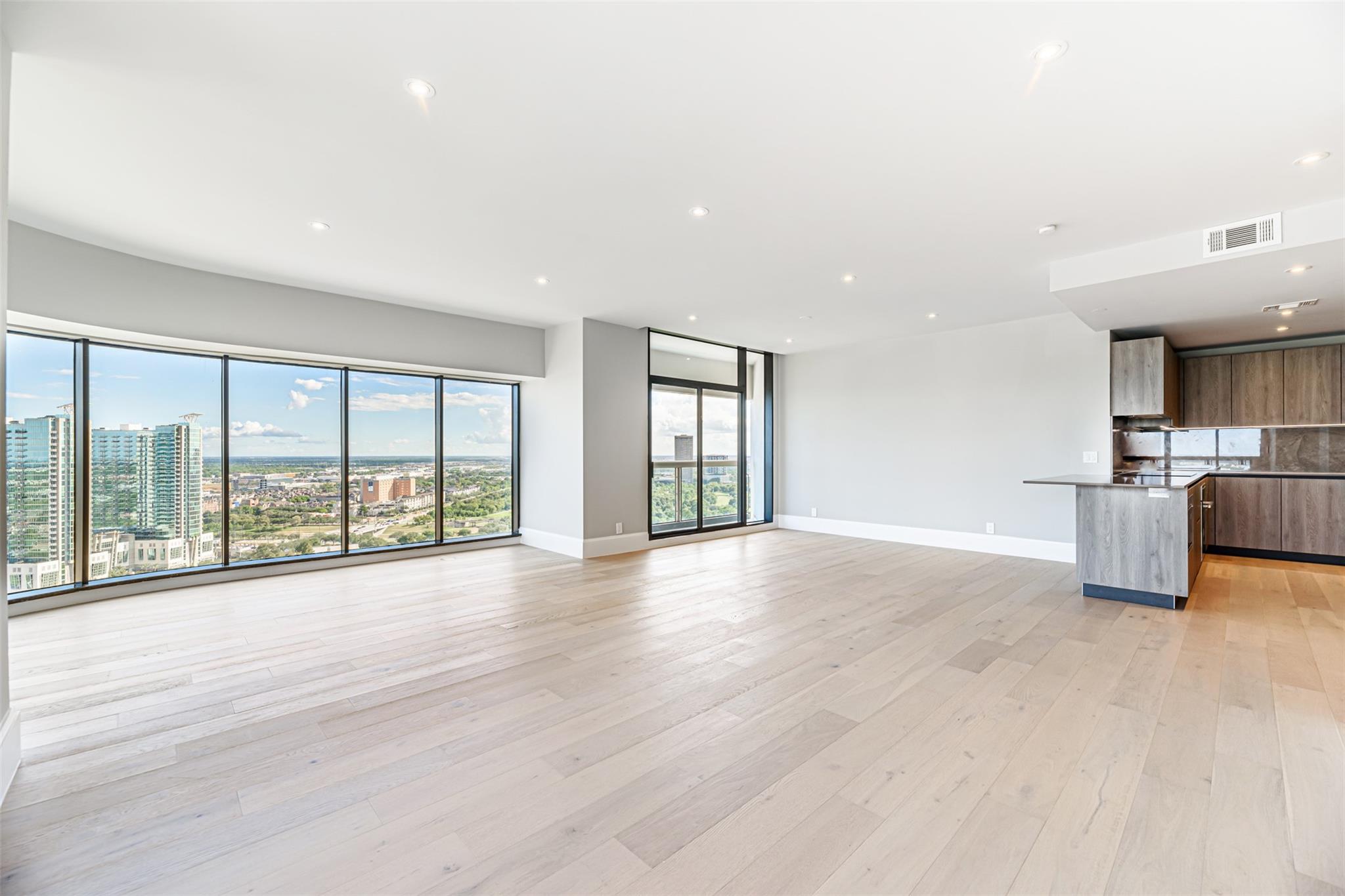 1701 Hermann Drive Unit: 26AB