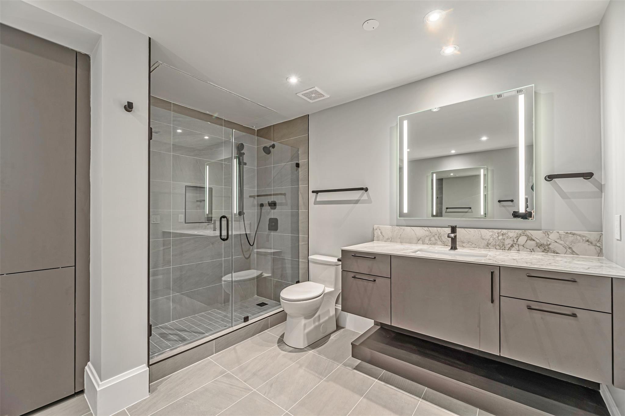 1701 Hermann Drive Unit: 26AB