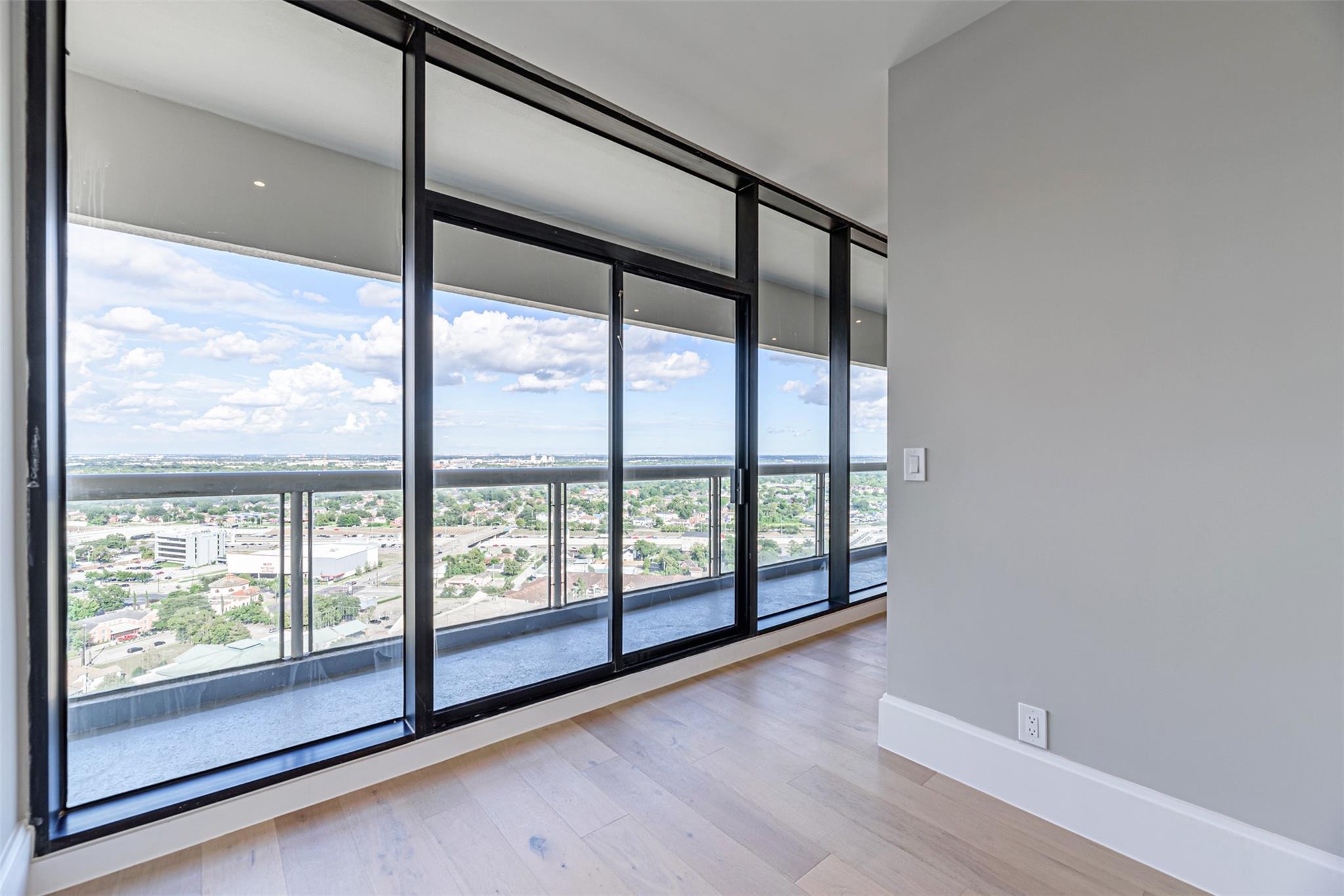 1701 Hermann Drive Unit: 26AB