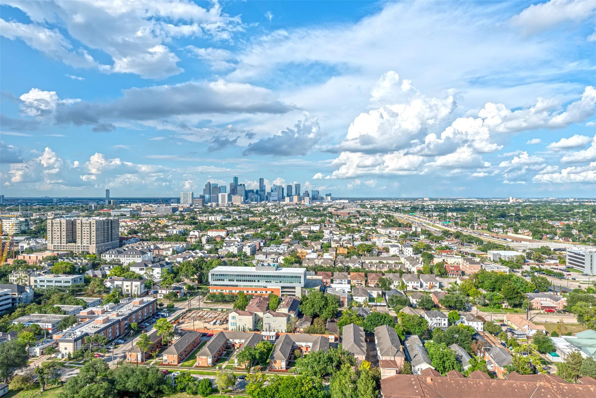 1701 Hermann Drive Unit: 26AB