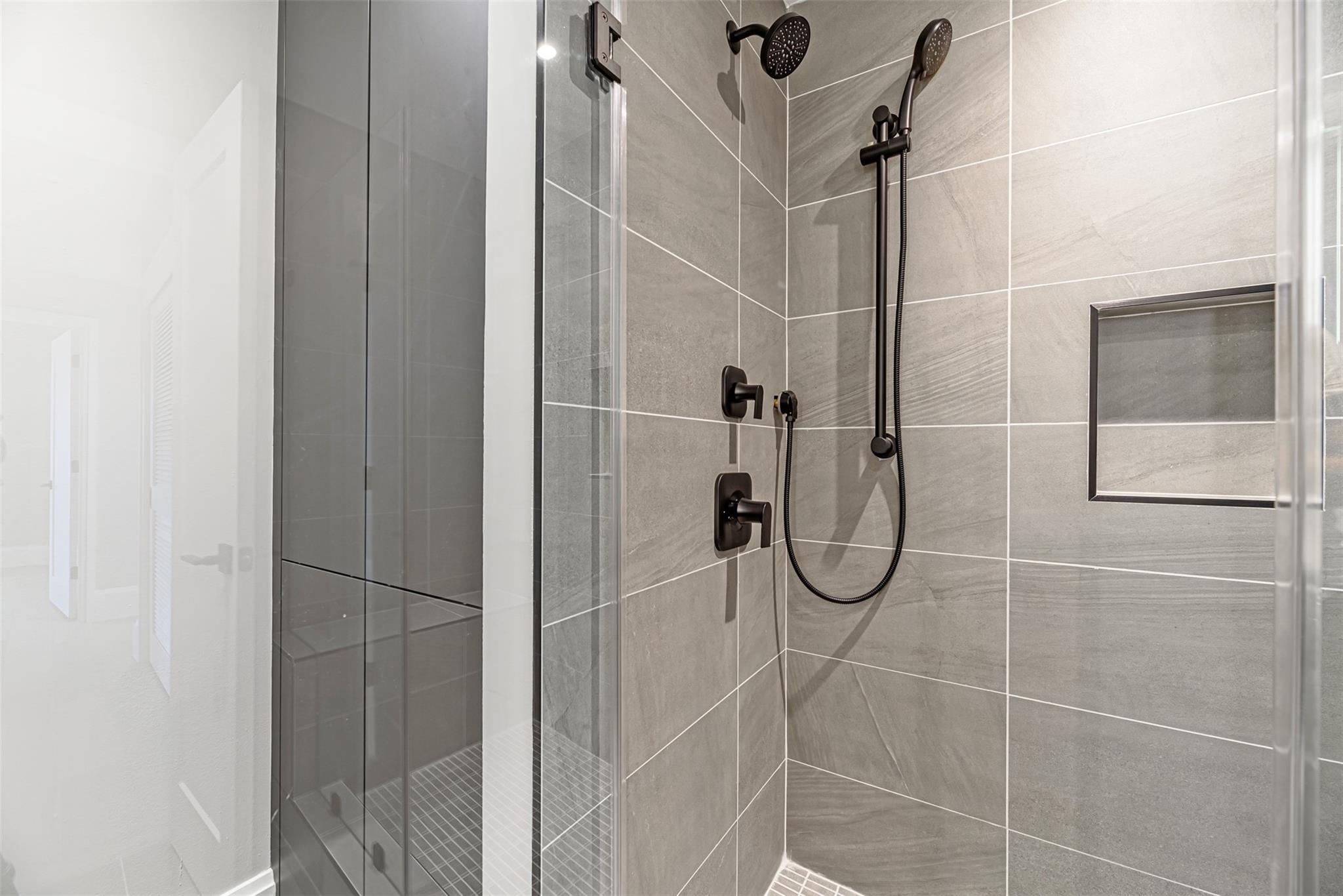 1701 Hermann Drive Unit: 26AB
