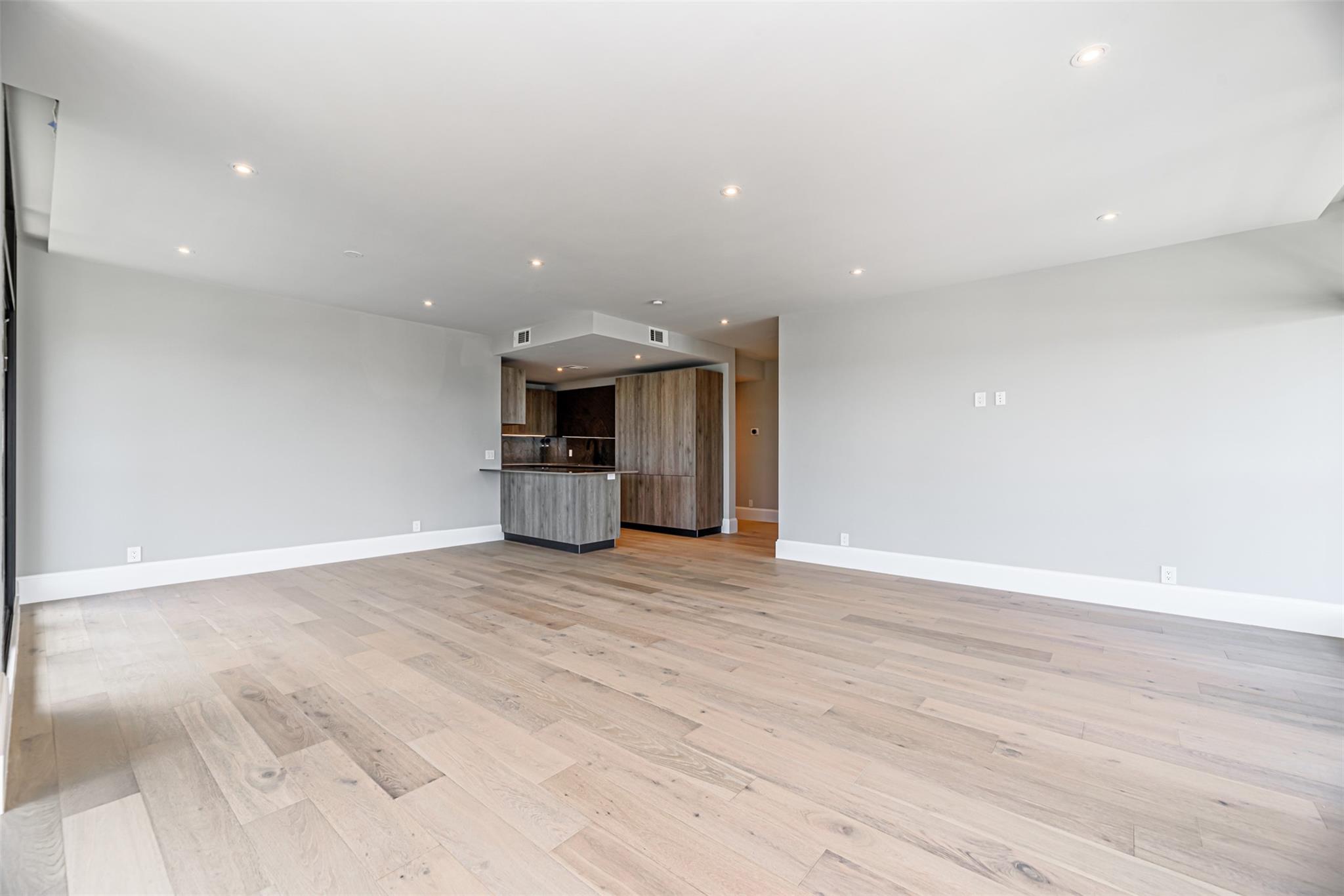 1701 Hermann Drive Unit: 26AB