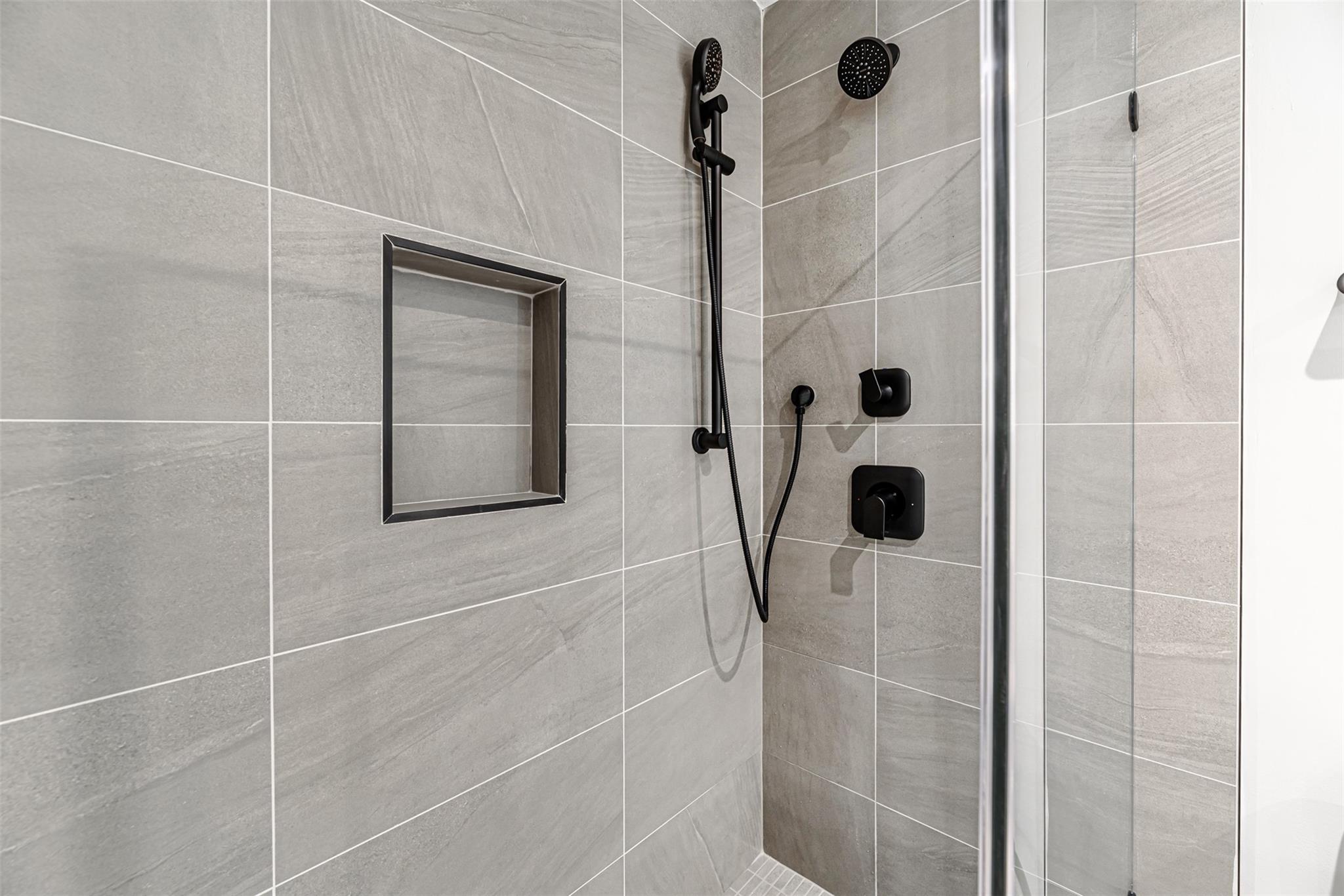 1701 Hermann Drive Unit: 26AB