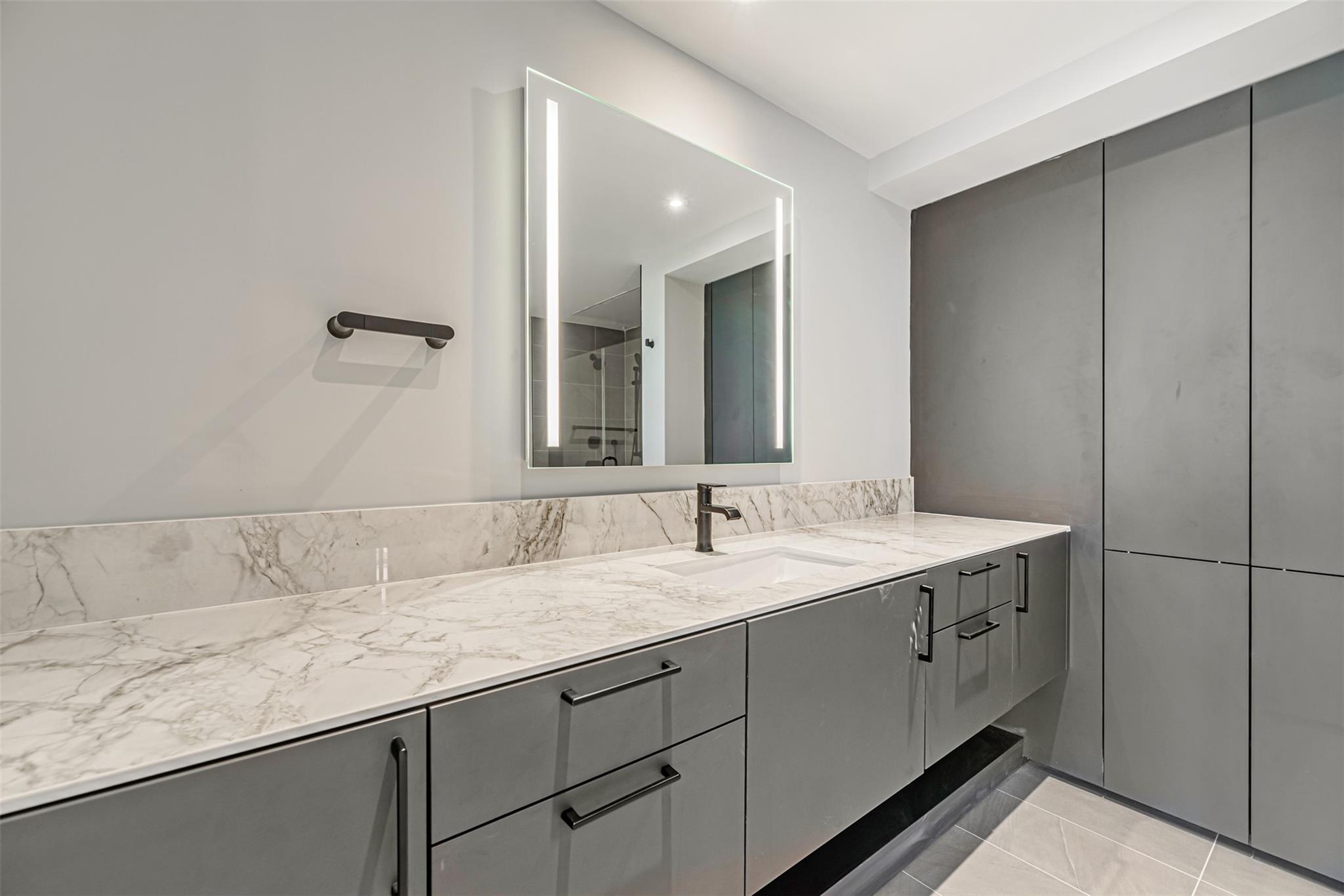 1701 Hermann Drive Unit: 26AB