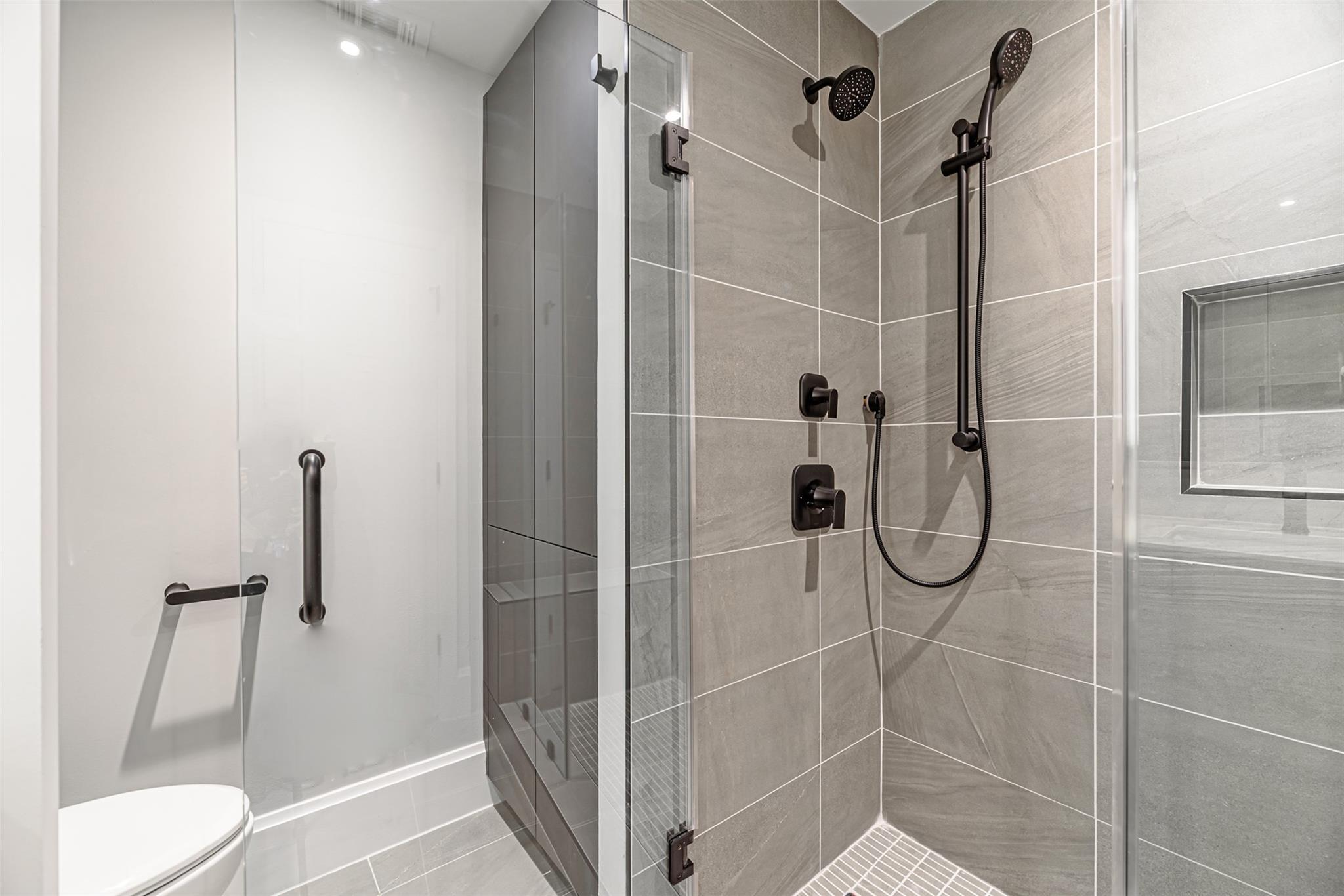 1701 Hermann Drive Unit: 26AB