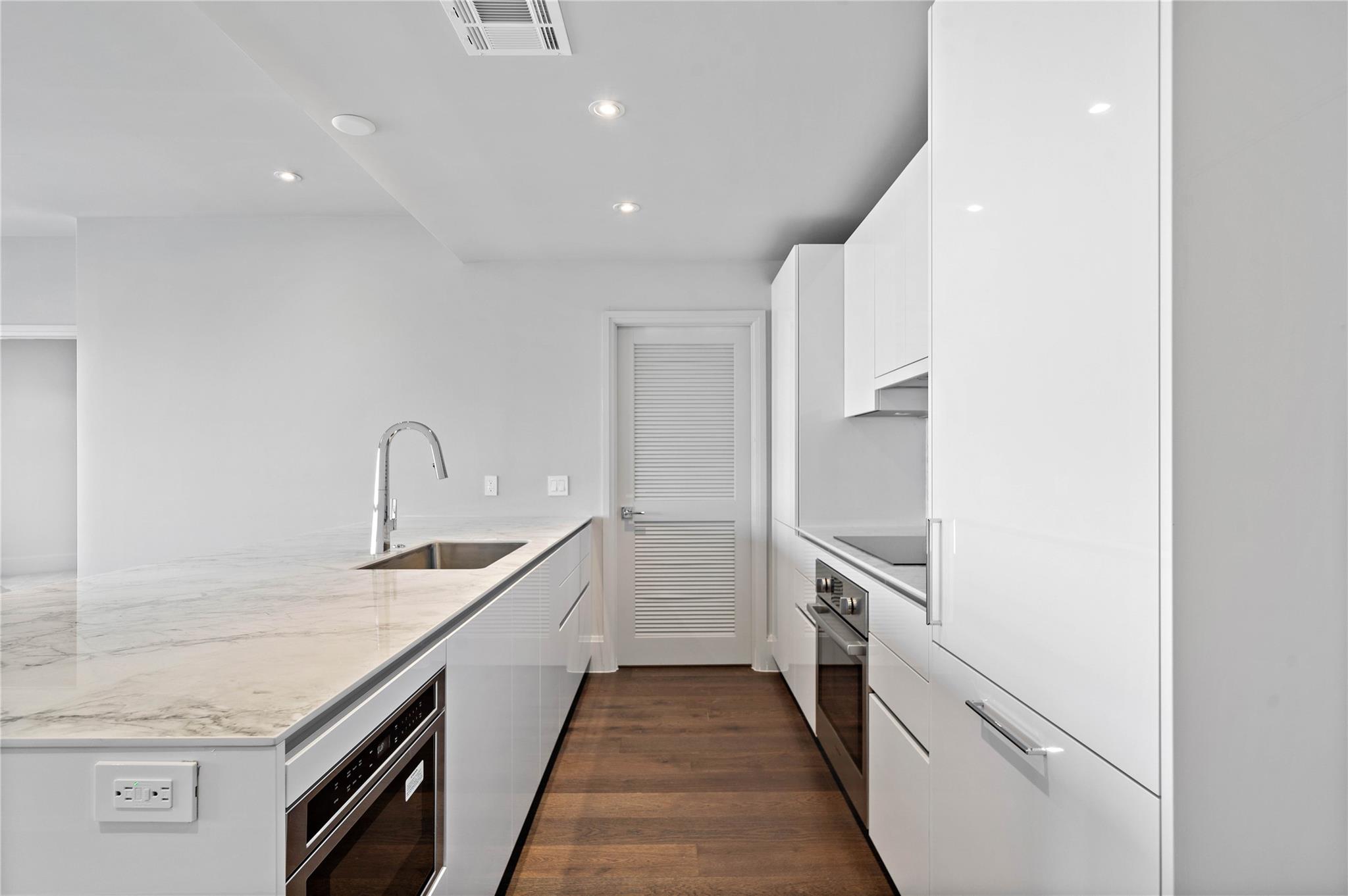 1701 Hermann Drive # 30D