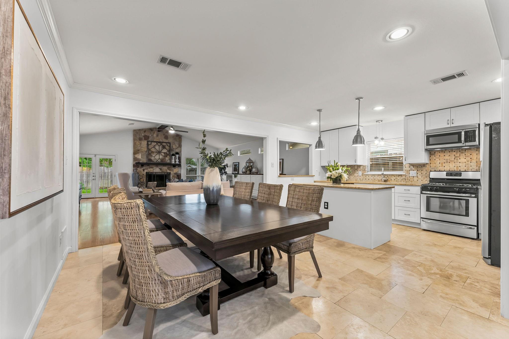 1733 Ebony Lane