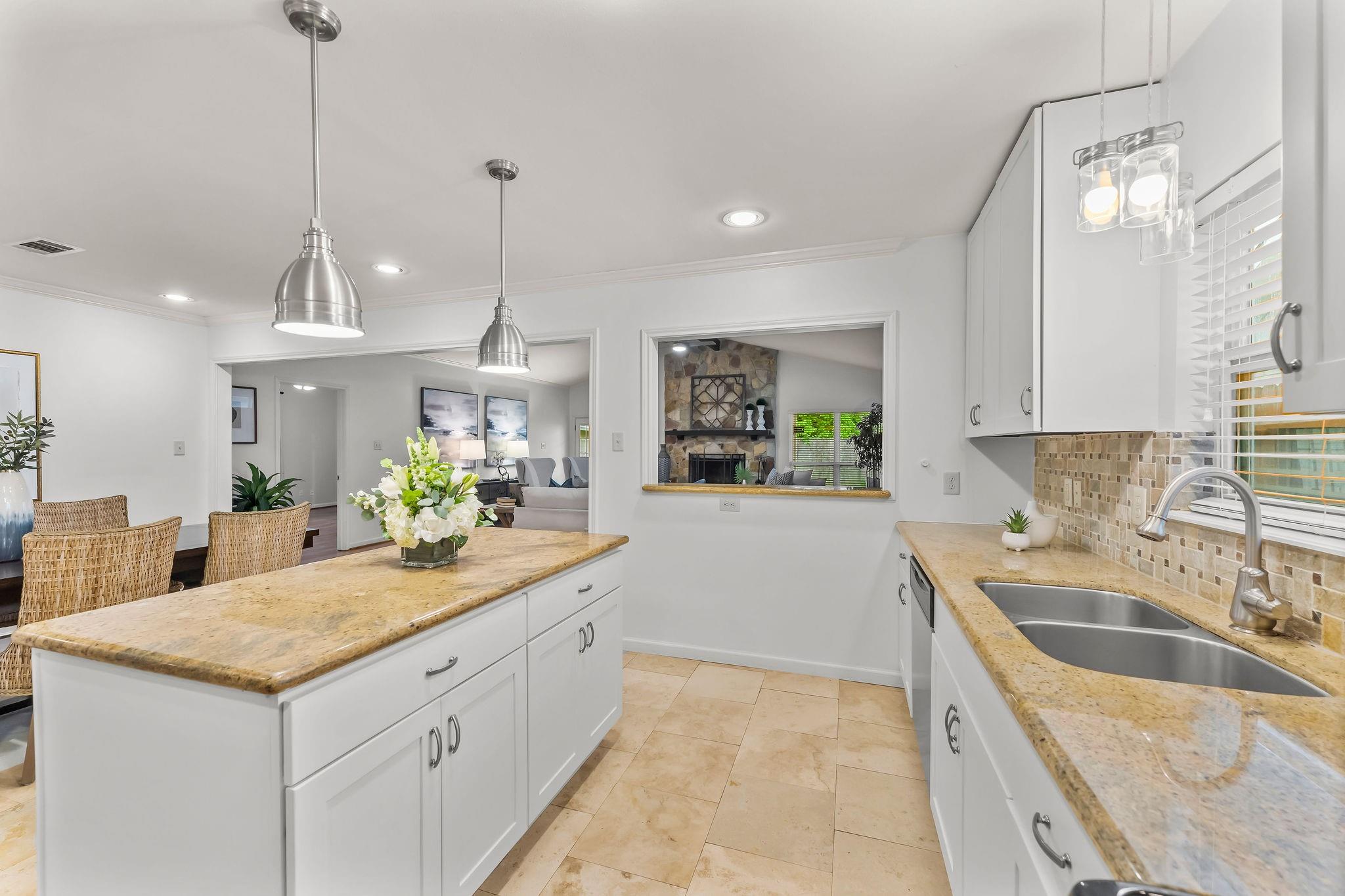 1733 Ebony Lane