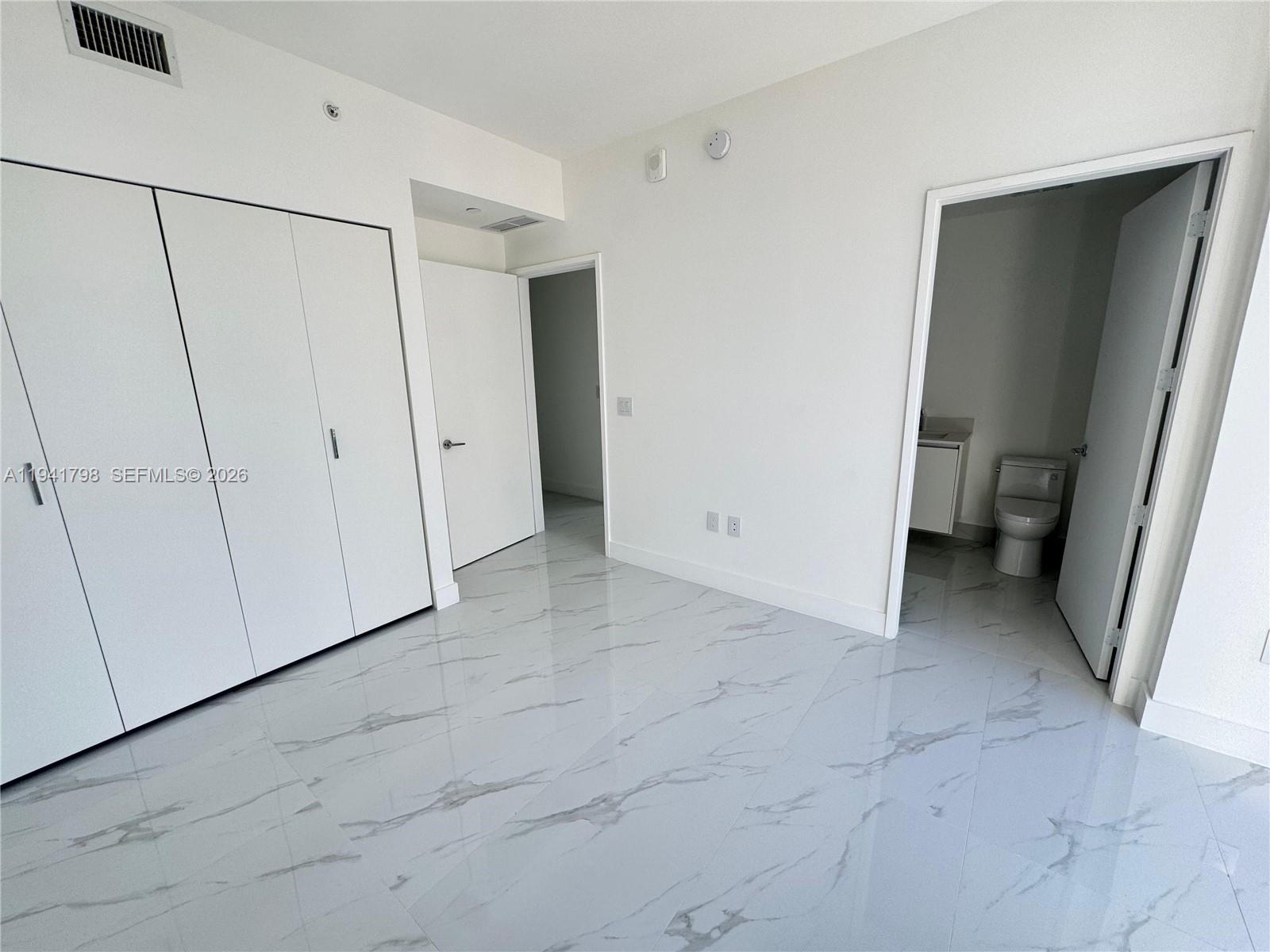 700 NE 24 # 907