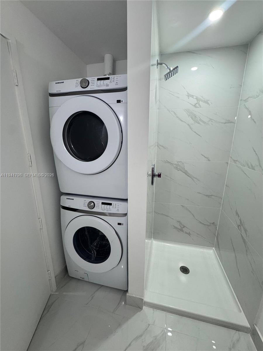 700 NE 24 # 907