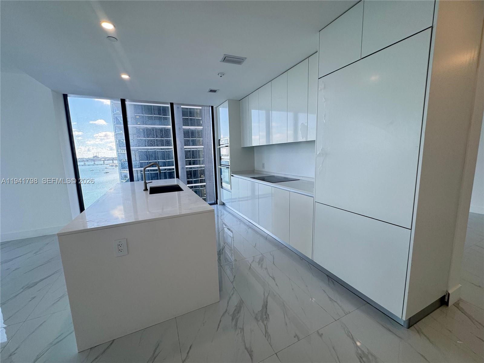 700 NE 24 # 907
